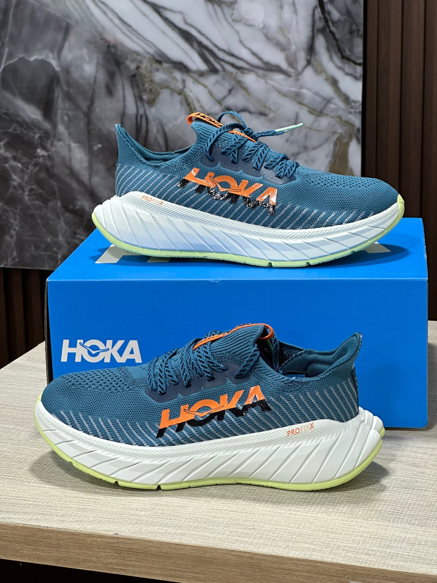 HOKA CARBÓN X