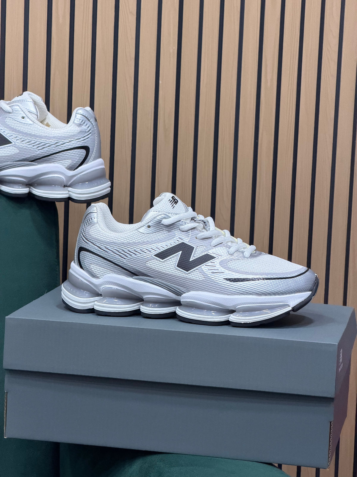 NEW BALANCE ABZORB 2000
