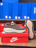 NIKE VOMERO PLUS