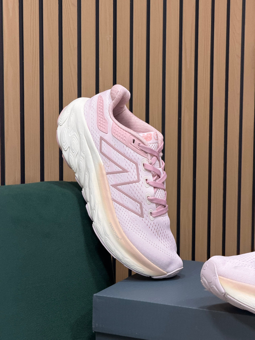 NEW BALANCE 1080