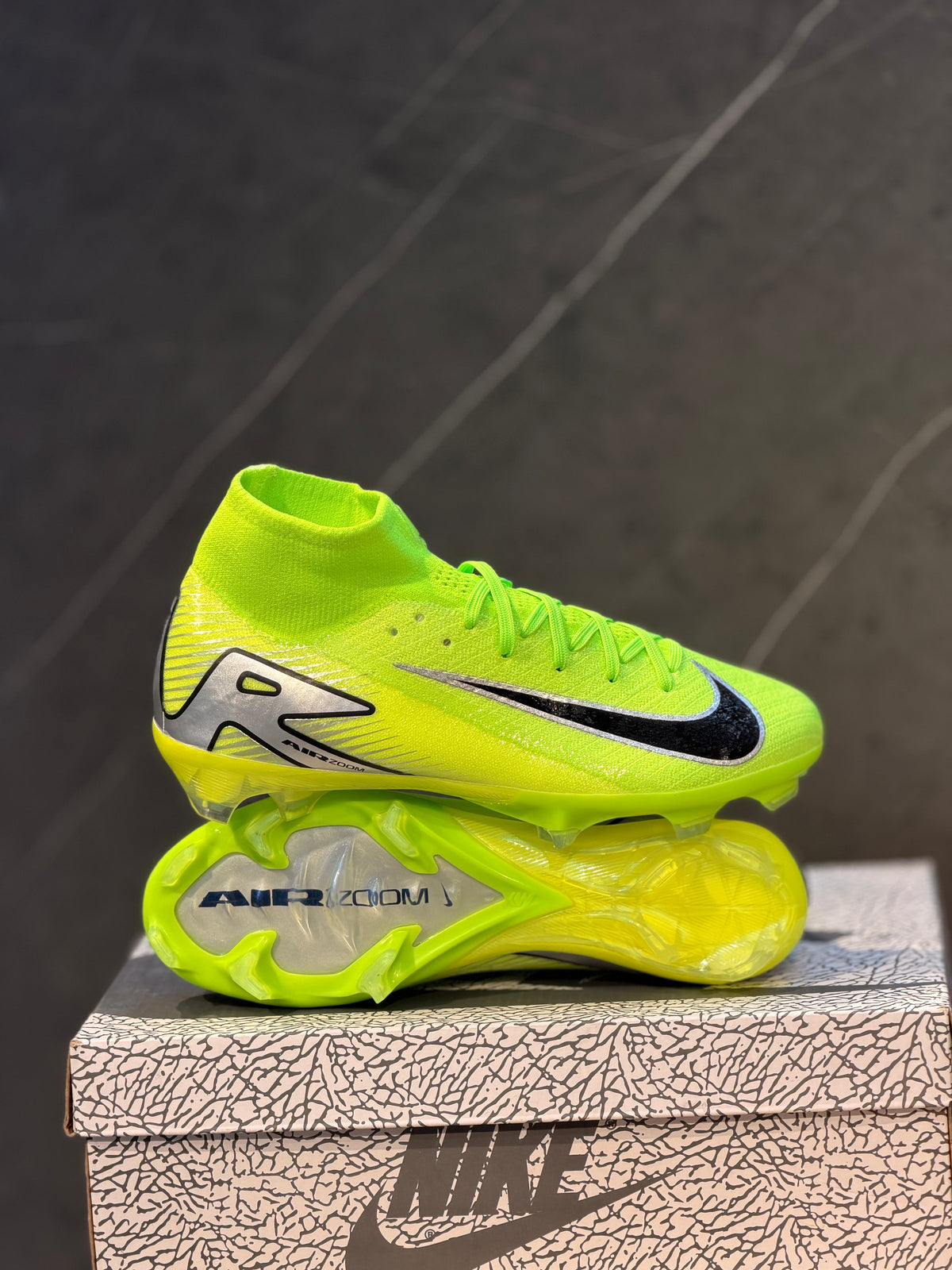NIKE AIR GUAYO