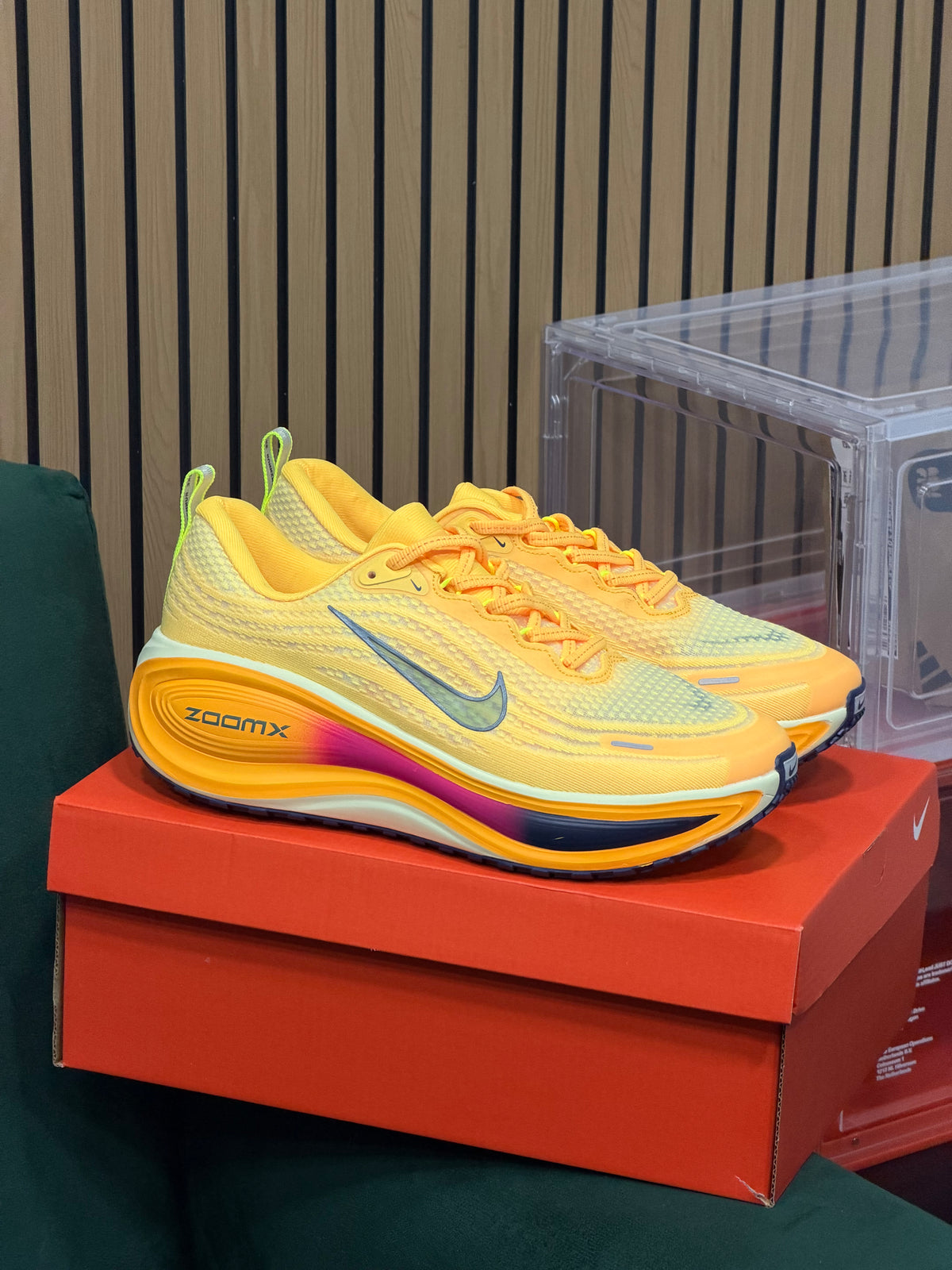 NIKE VOMERO PLUS