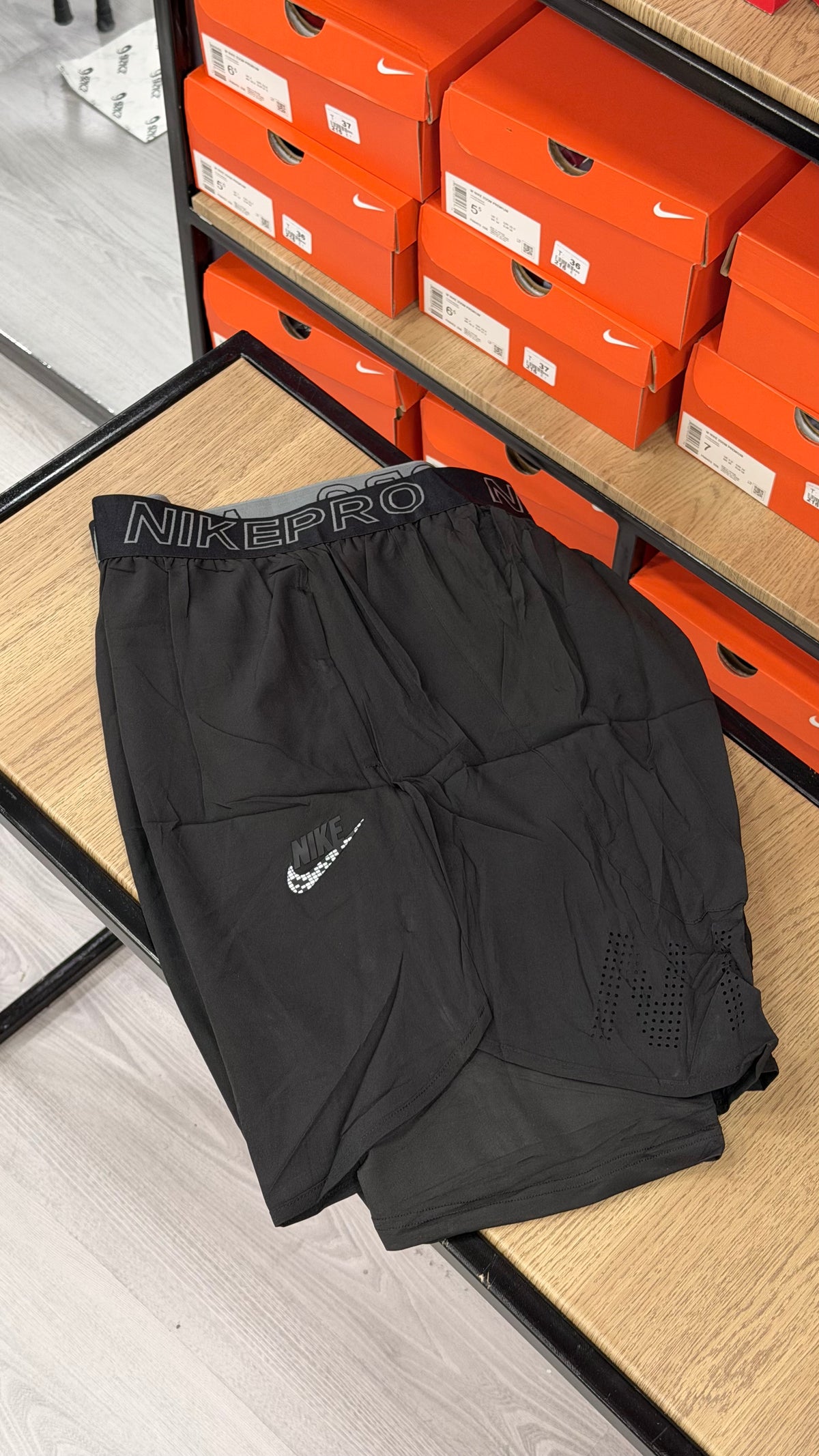 PANTALONETA NIKE CON LICRA