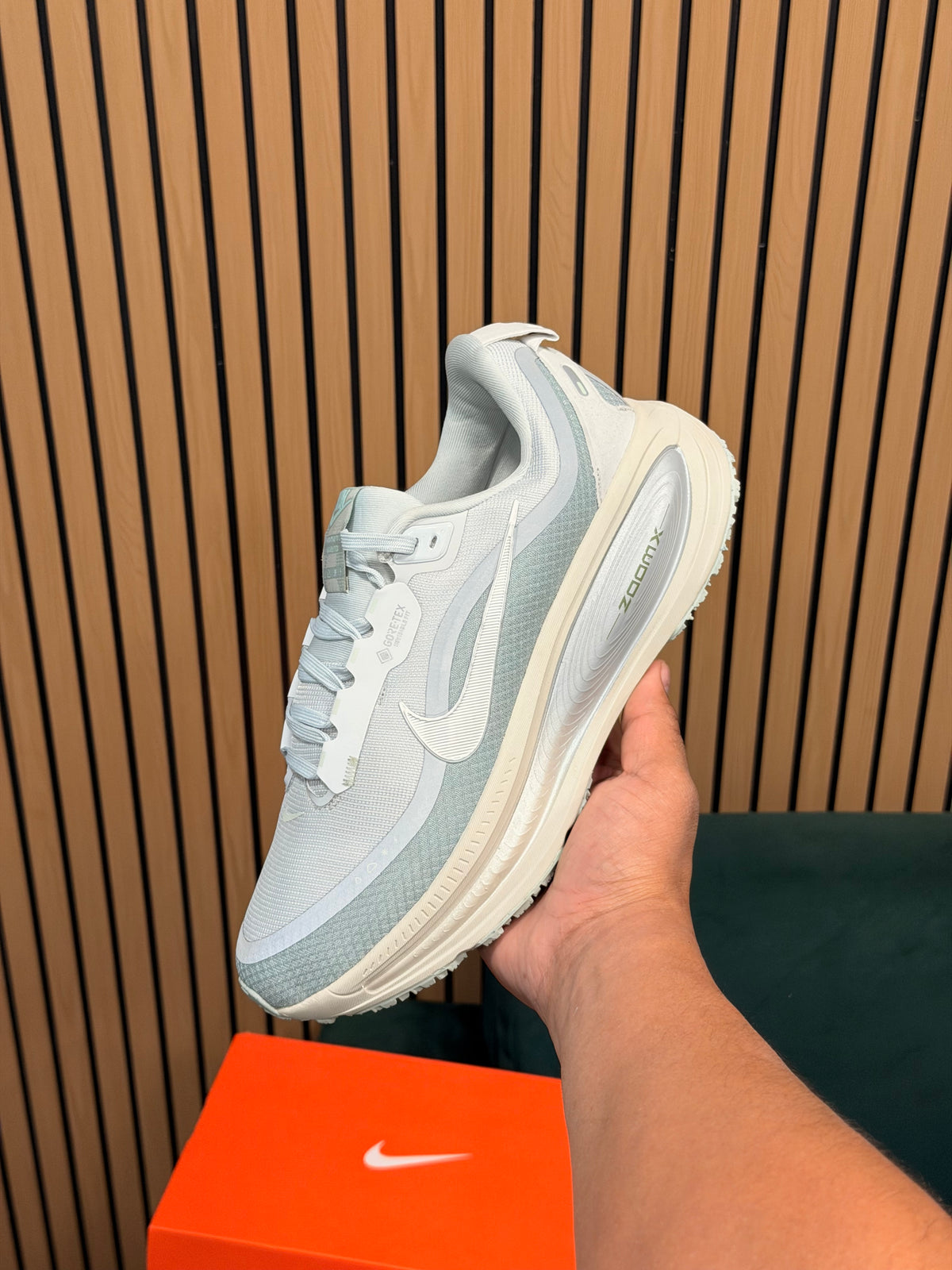 NIKE VOMERO 18 GORETEX