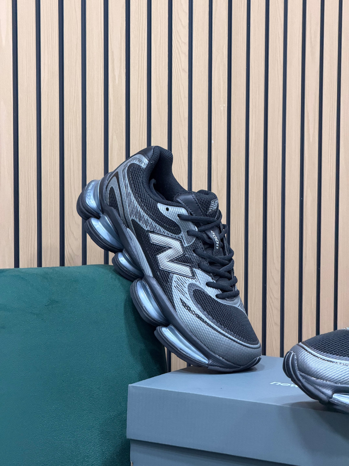 NEW BALANCE ABZORB 2000