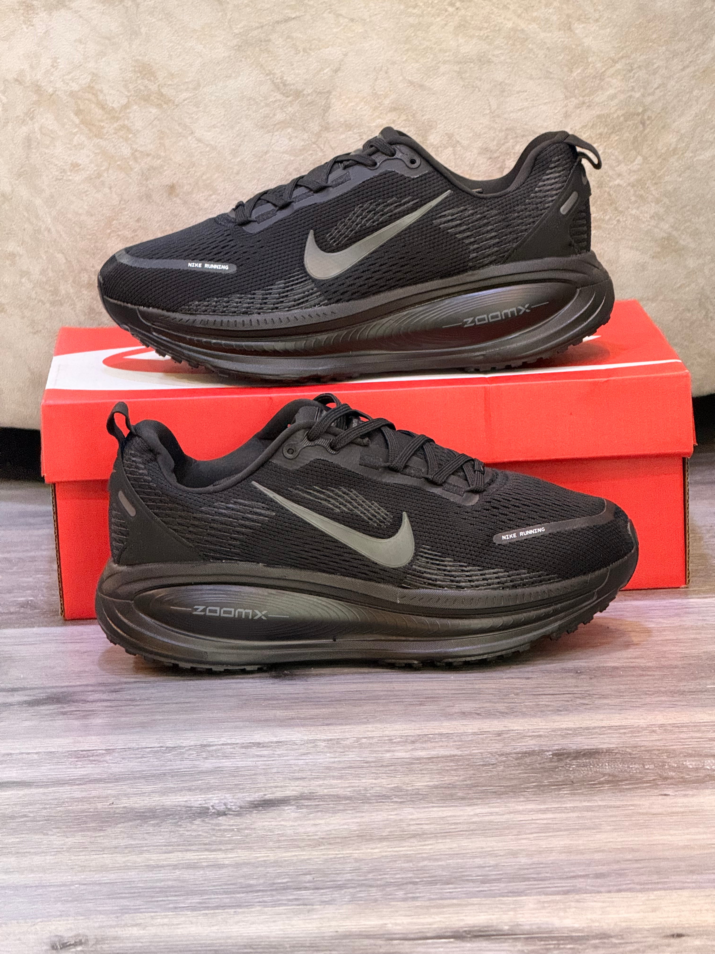NIKE VOMERO 18