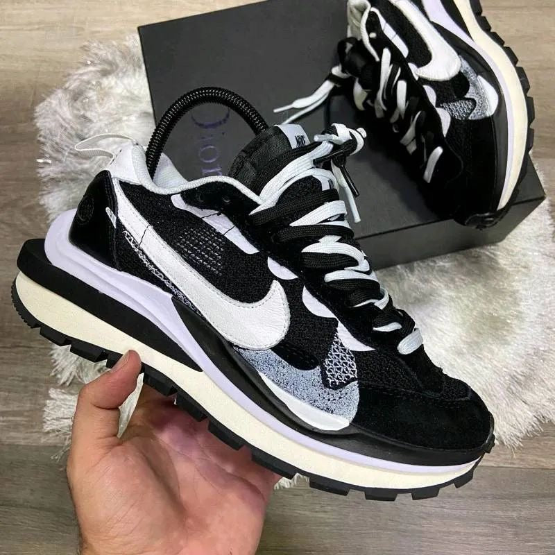 NIKE SACAI