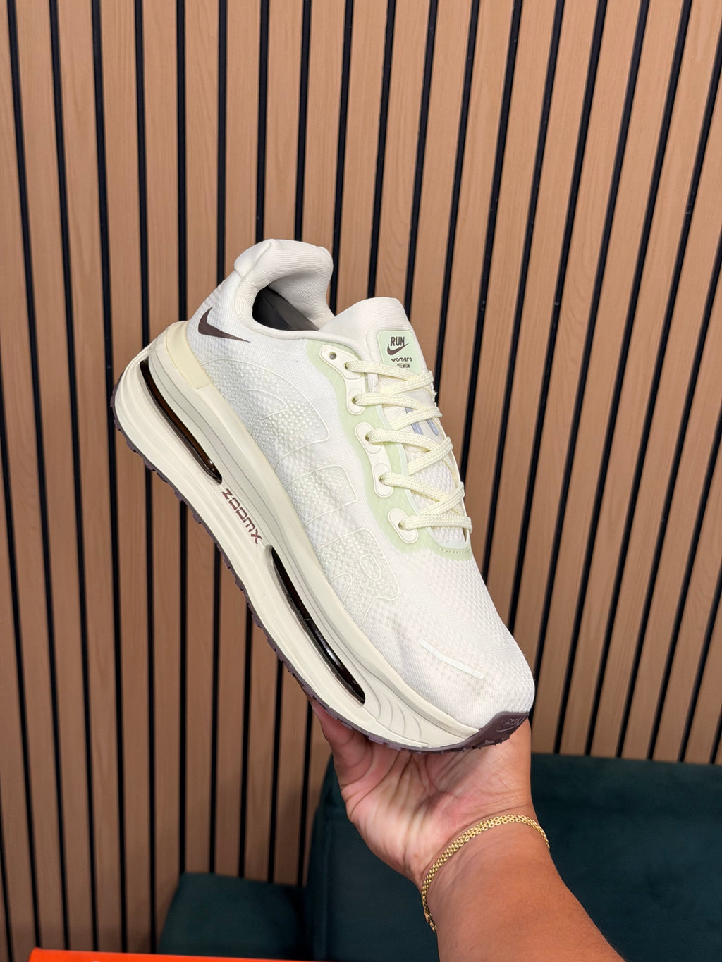 NIKE VOMERO PREMIUM