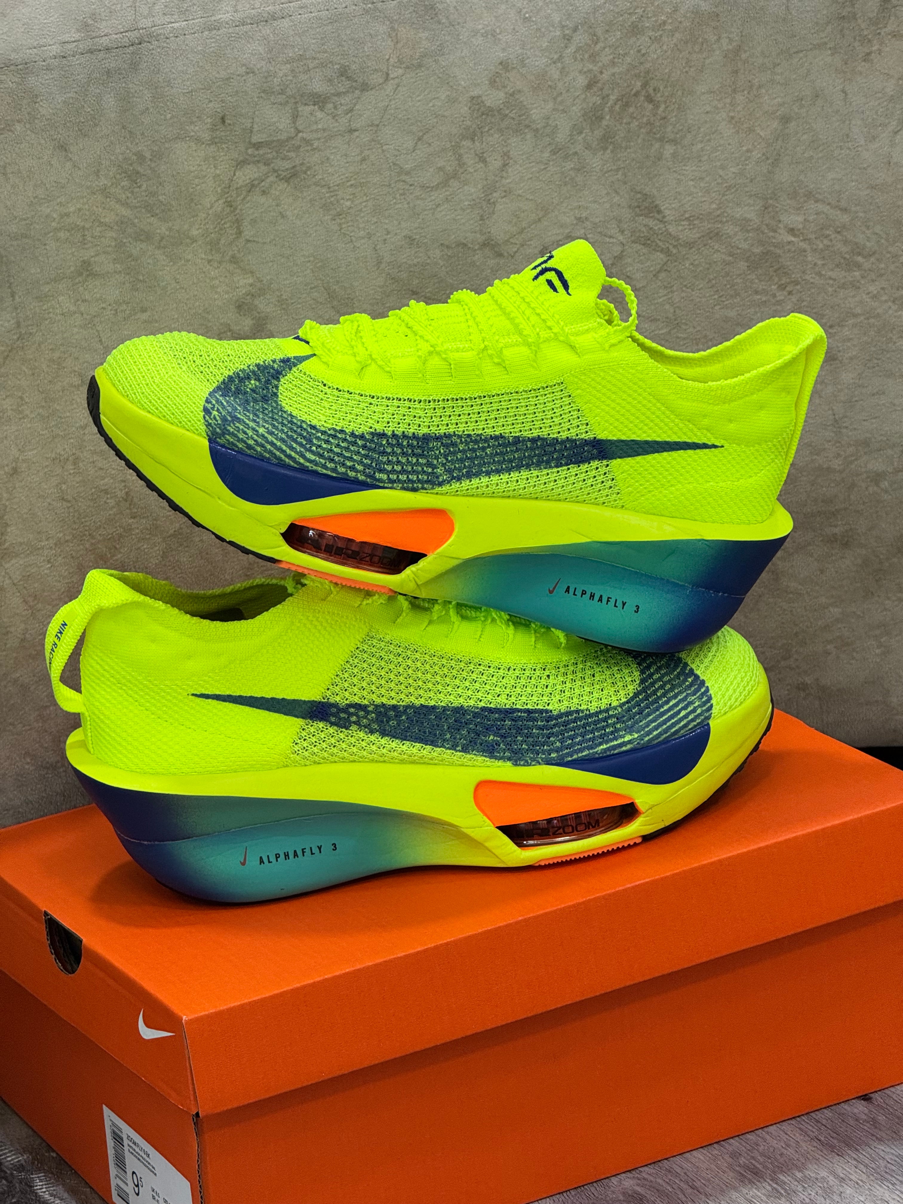 NIKE ALPHA FLY 3