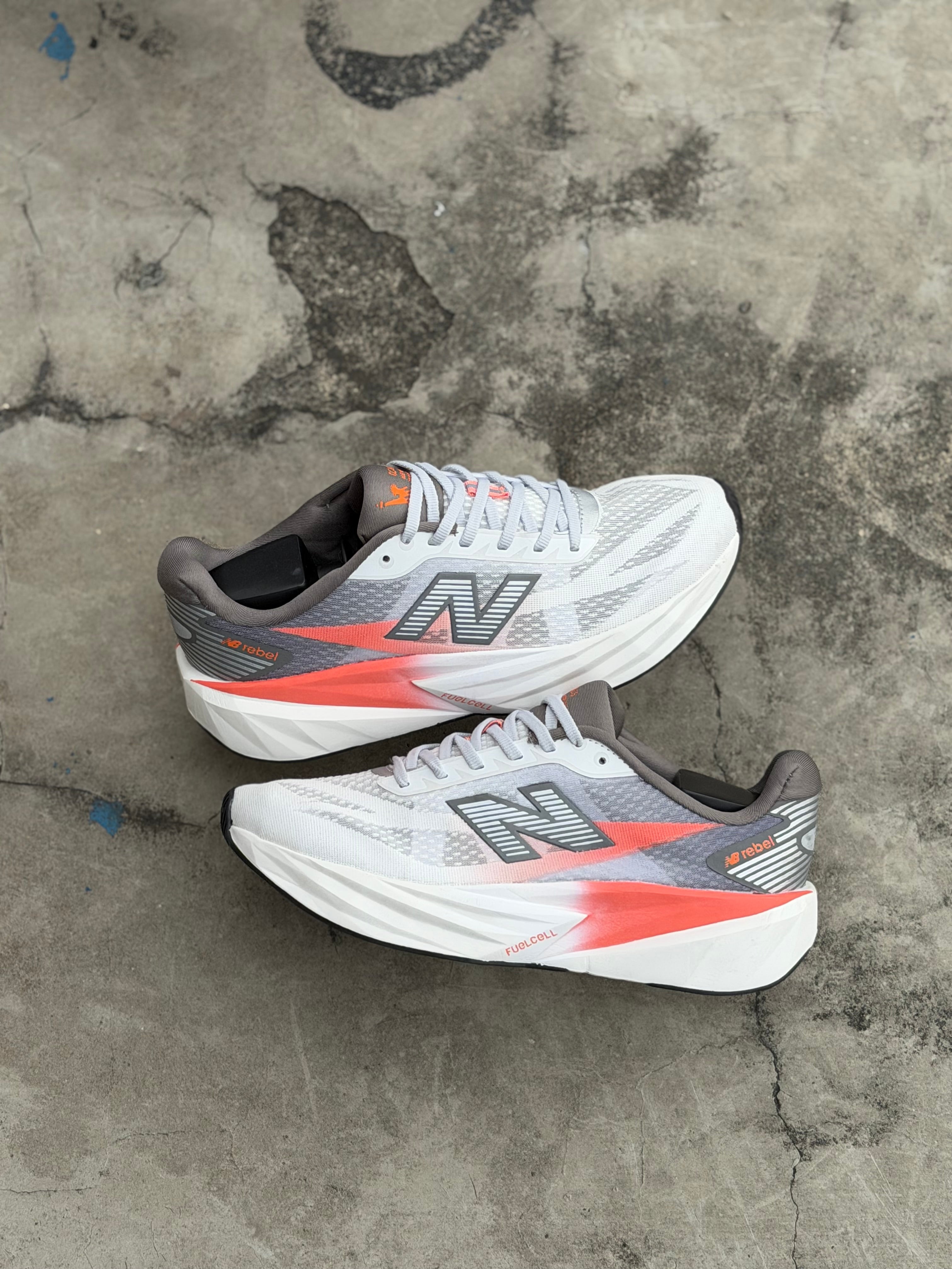 NEW BALANCE REBEL V5