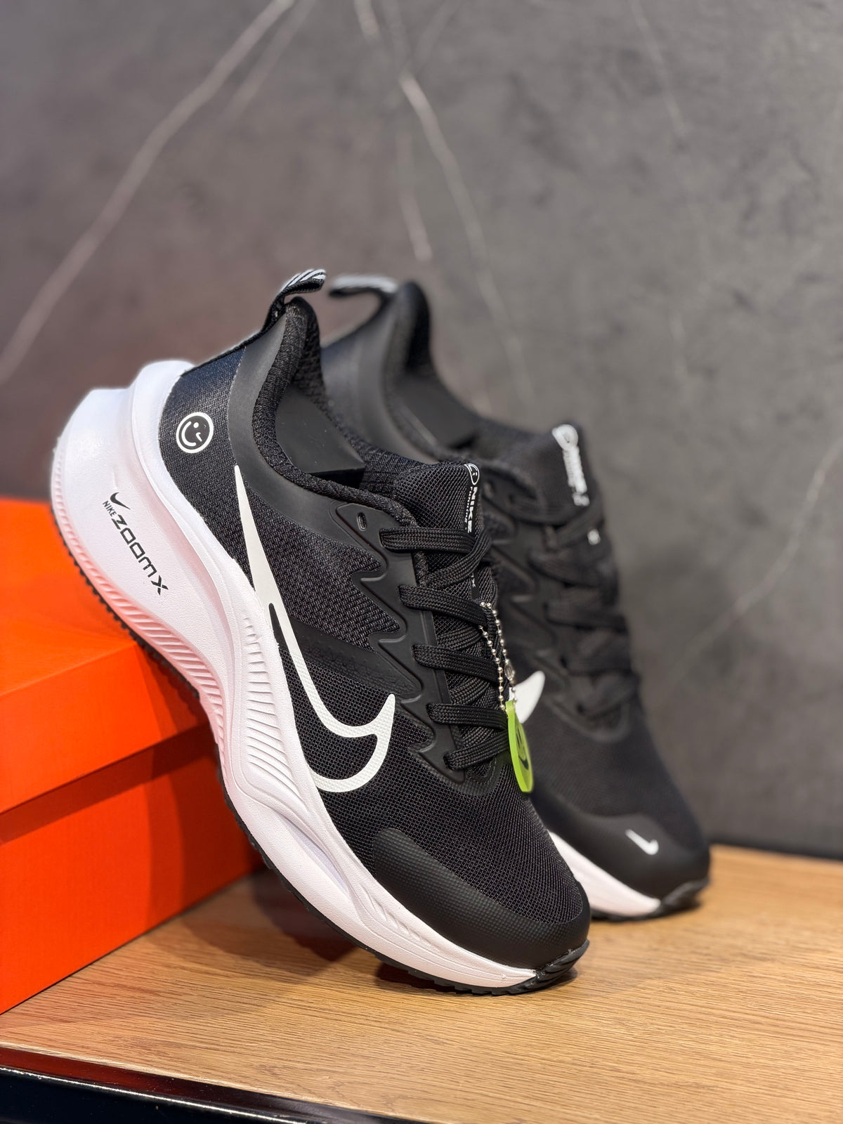 NIKE ZOOM X