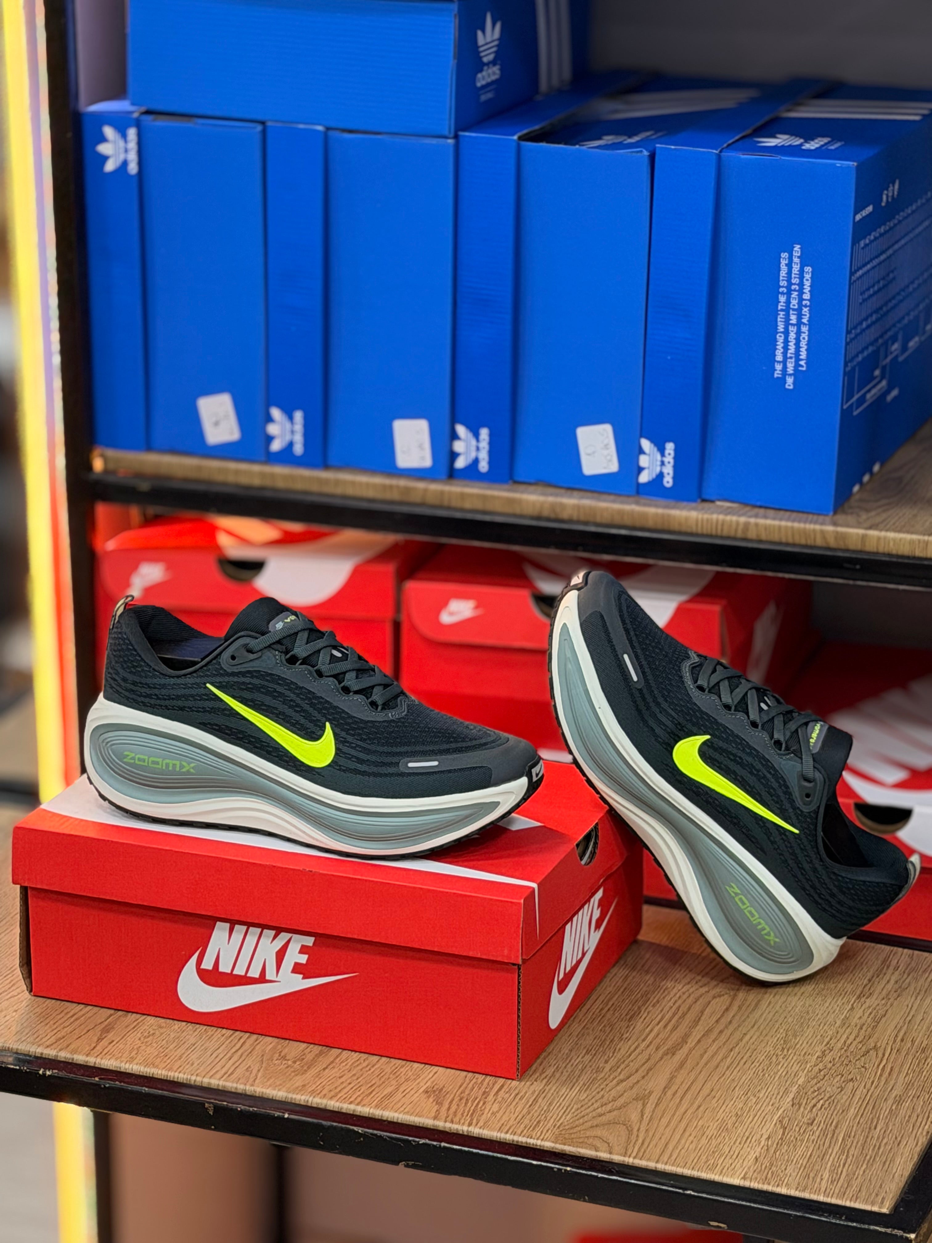 NIKE VOMERO PLUS