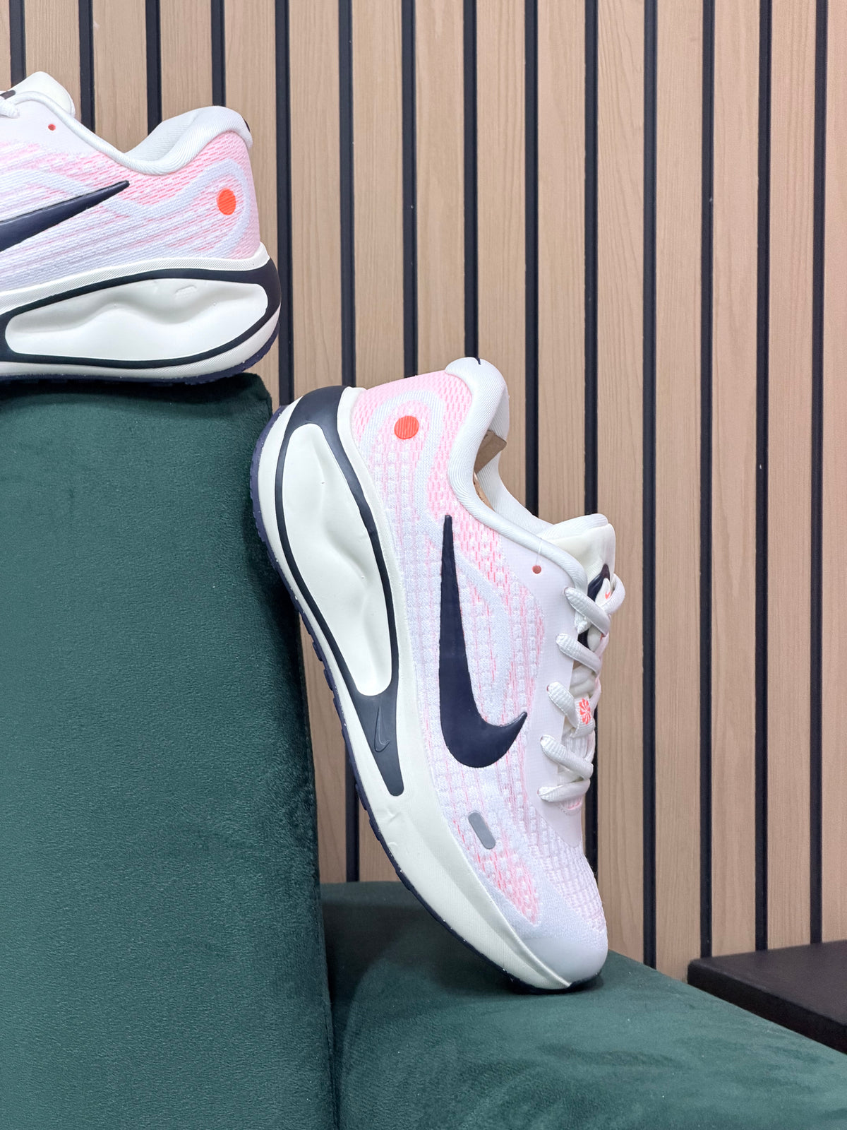 NIKE AIR