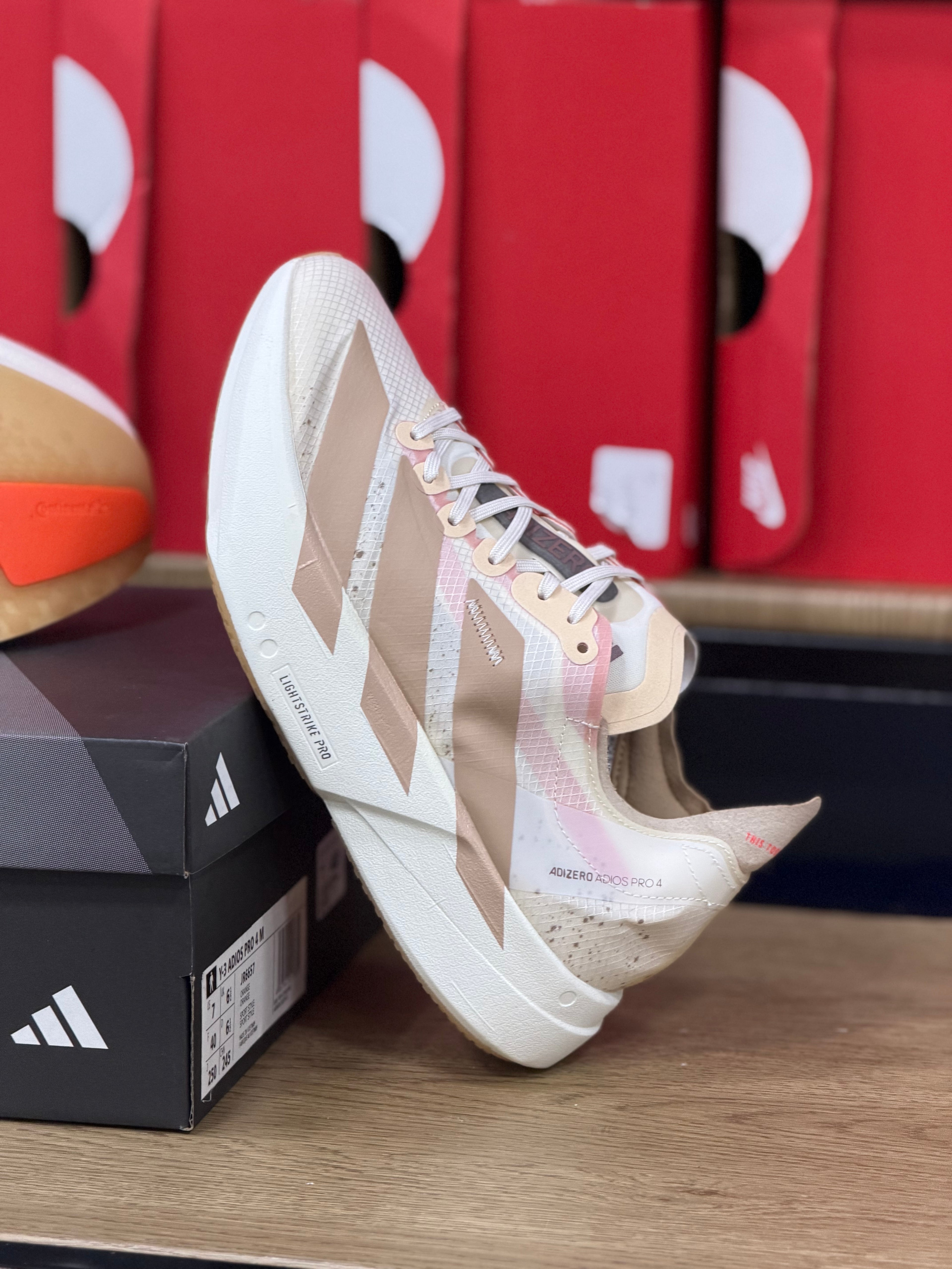 ADIZERO ADIÓS PRO 4