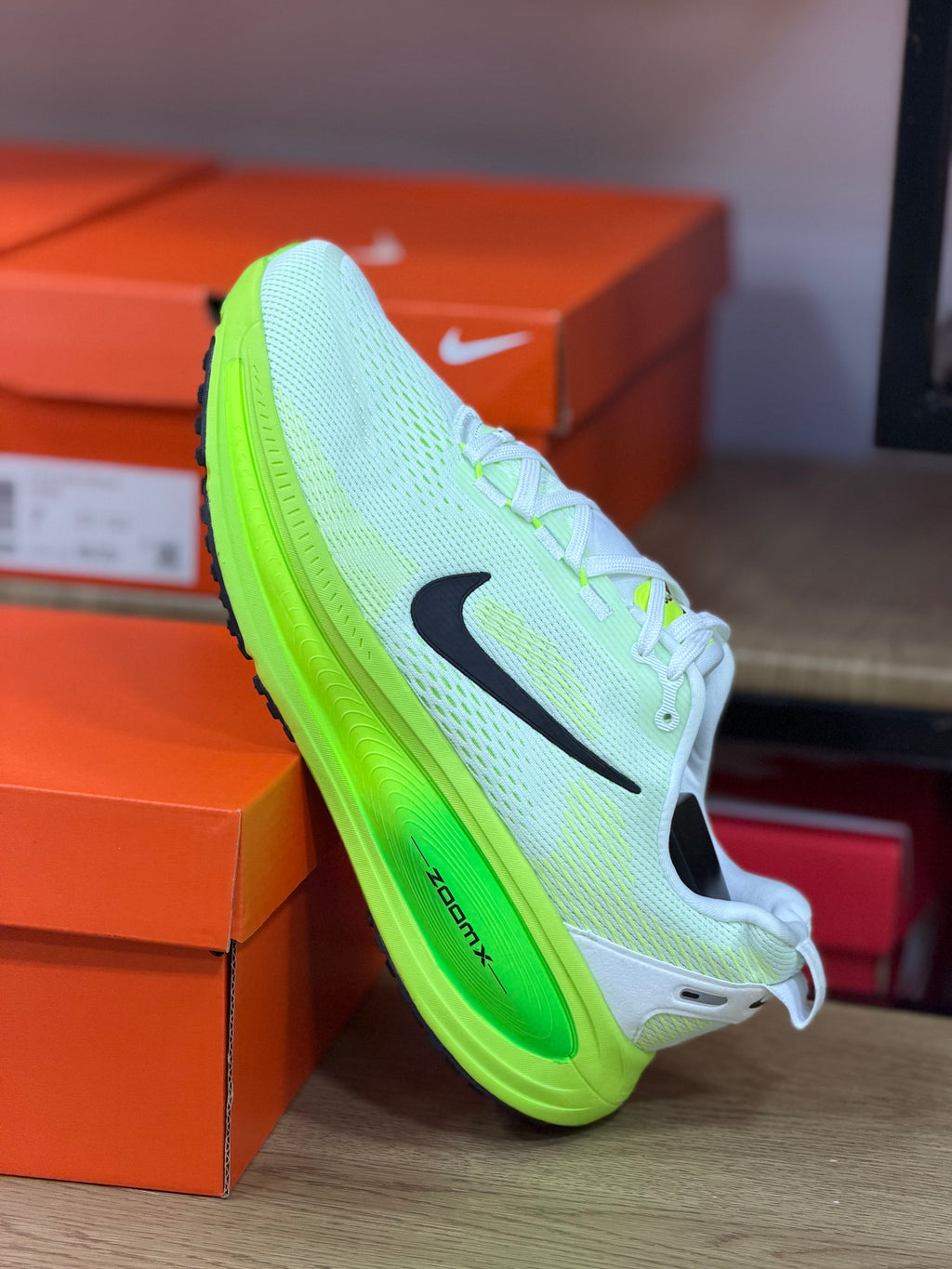NIKE VOMERO 18