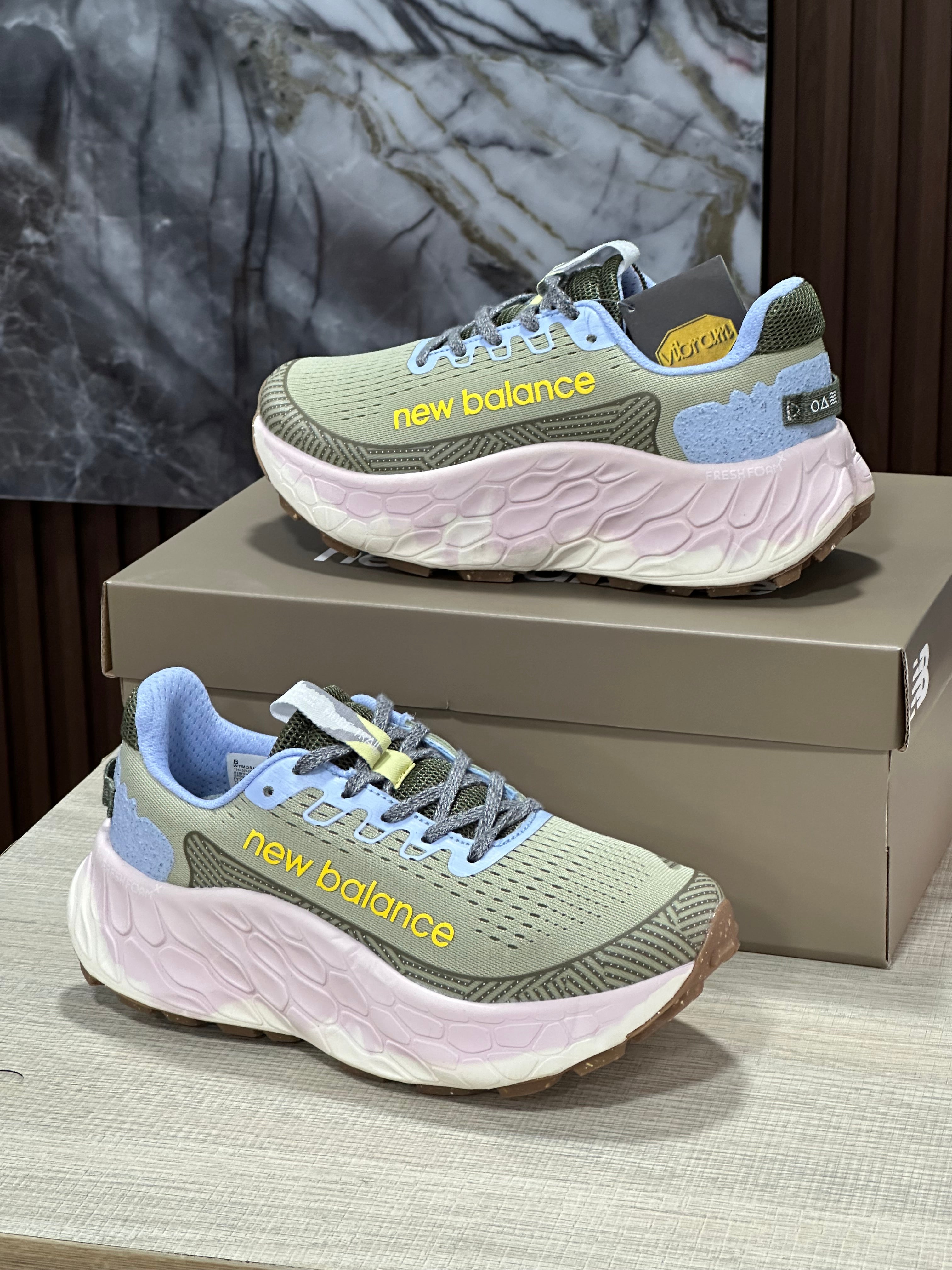 NEW BALANCE MORE