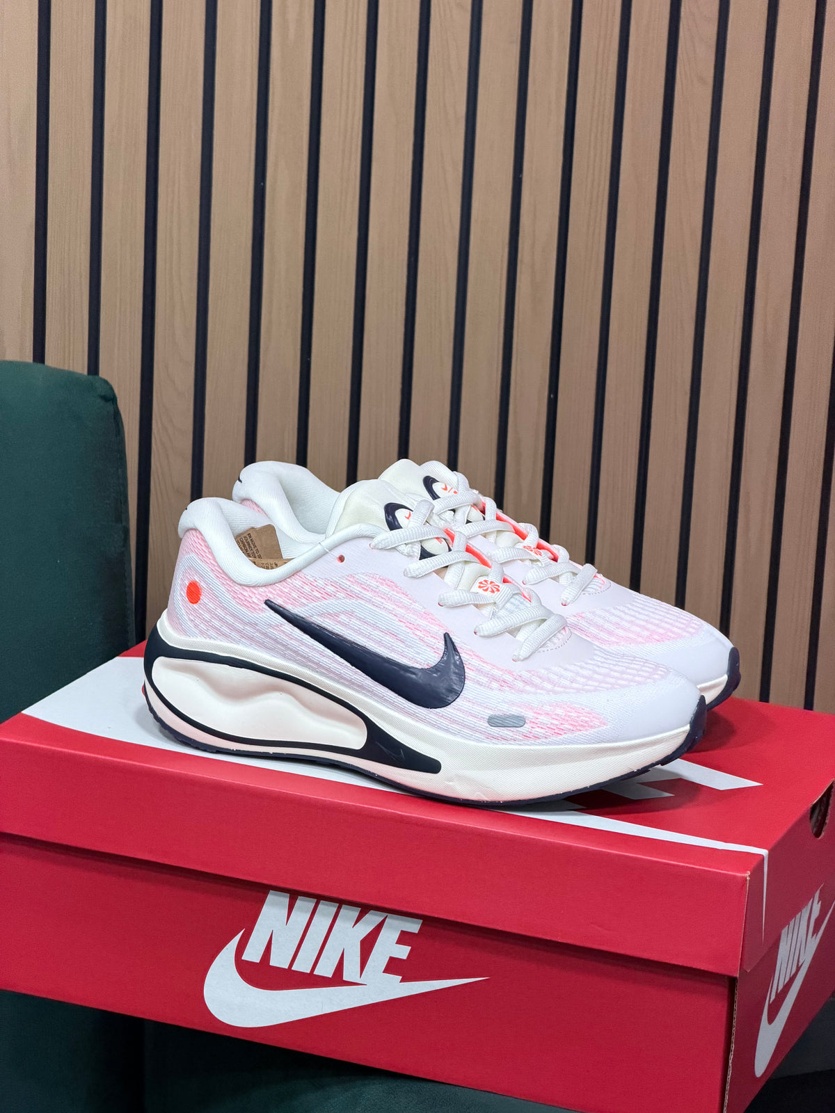 NIKE AIR