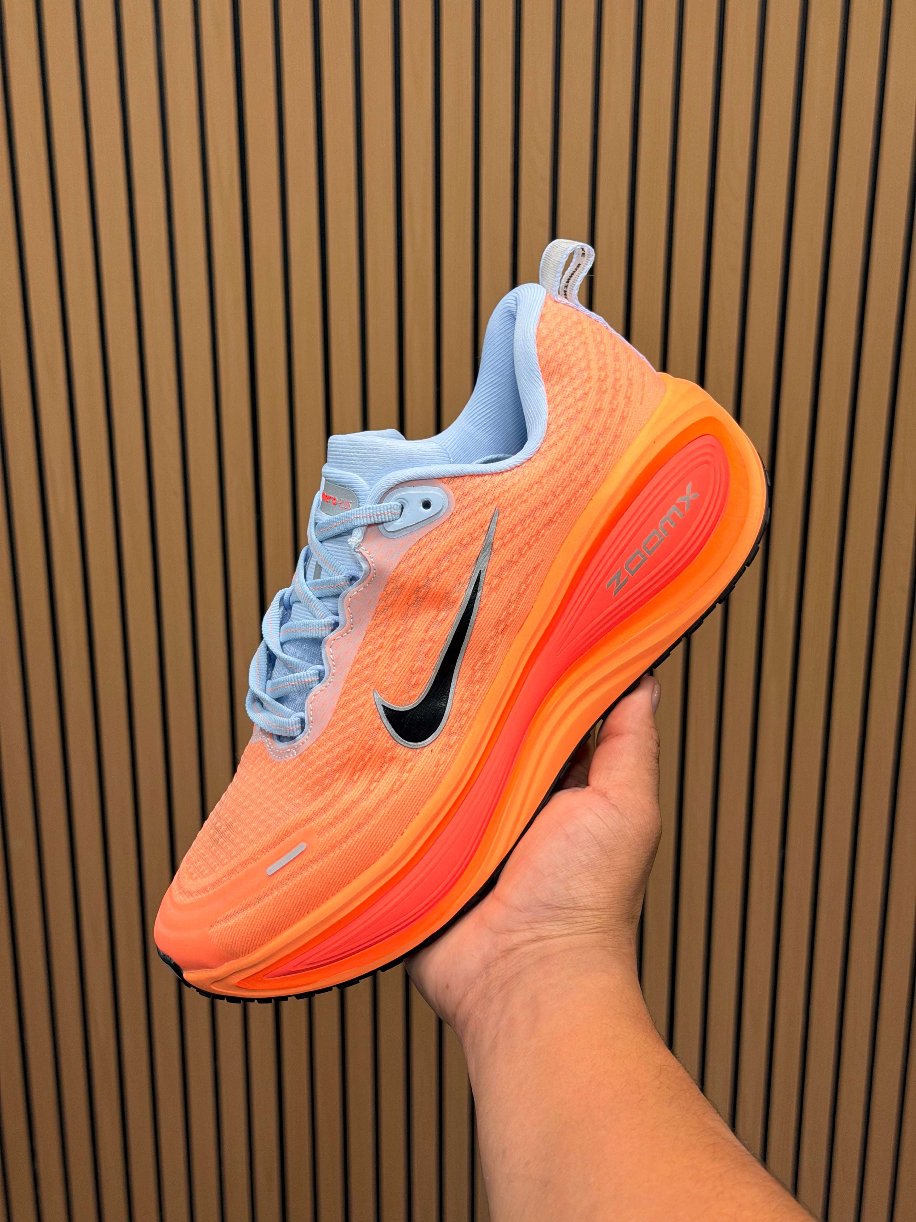 NIKE VOMERO PLUS