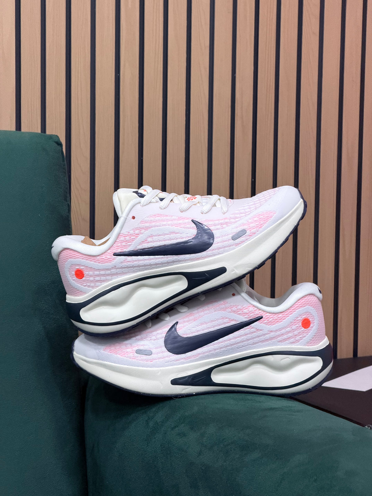 NIKE AIR