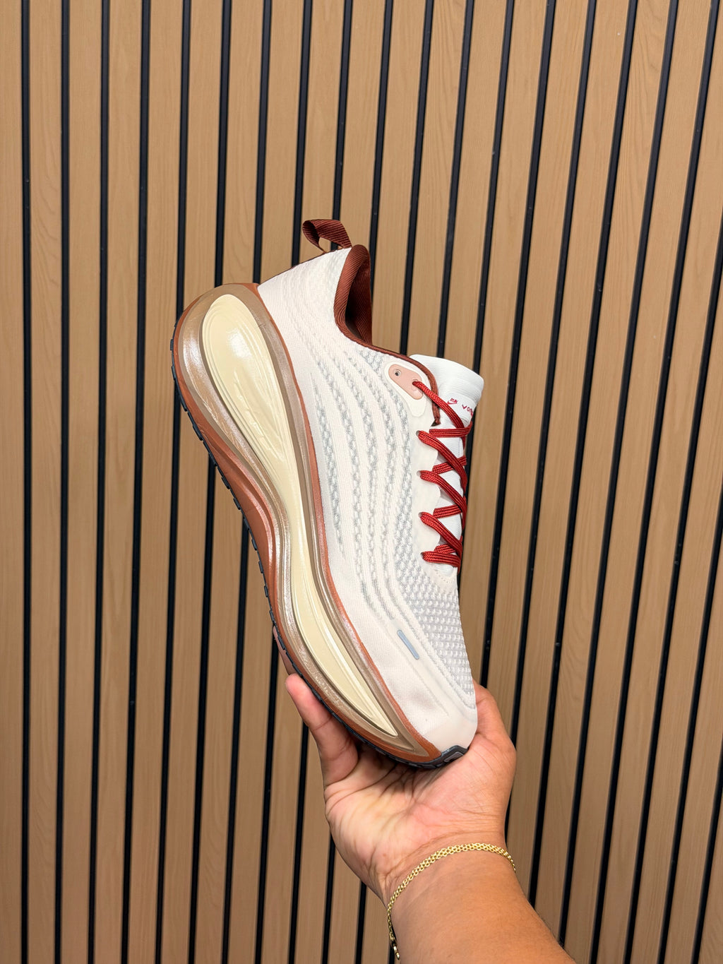 NIKE VOMERO PLUS