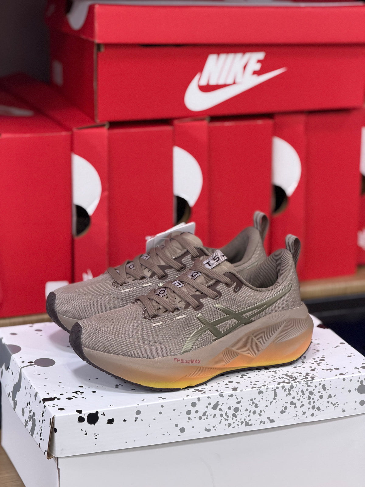 ASICS NOVABLAST 5