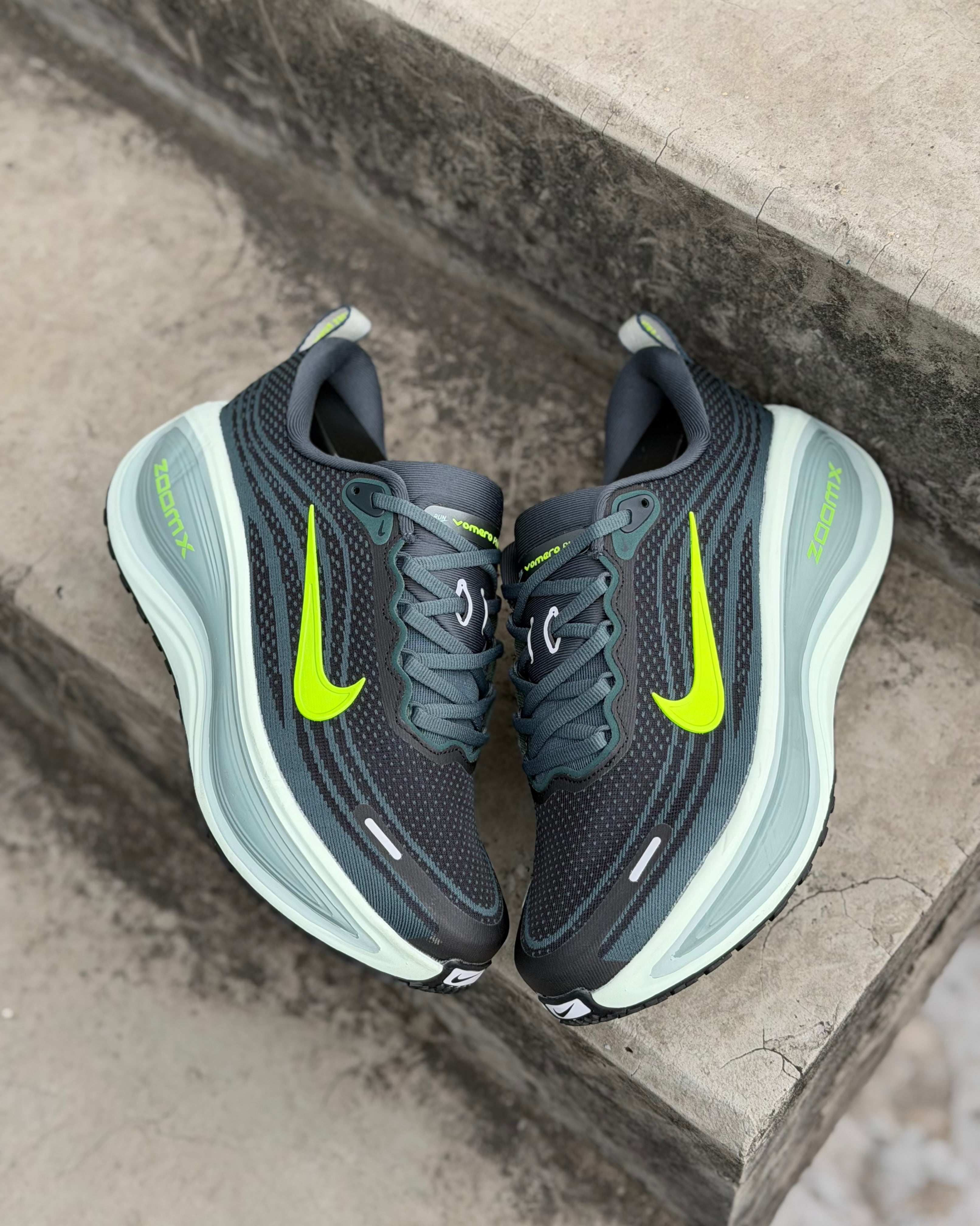 NIKE VOMERO PLUS