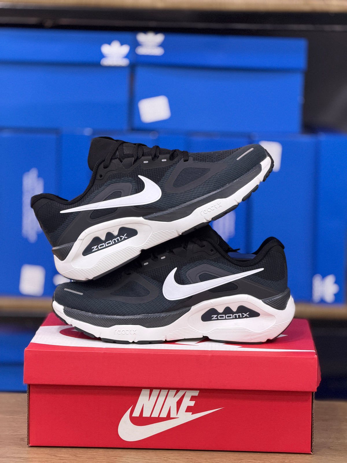 NIKE STRUCTURE PLUS