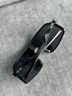 OAKLEY