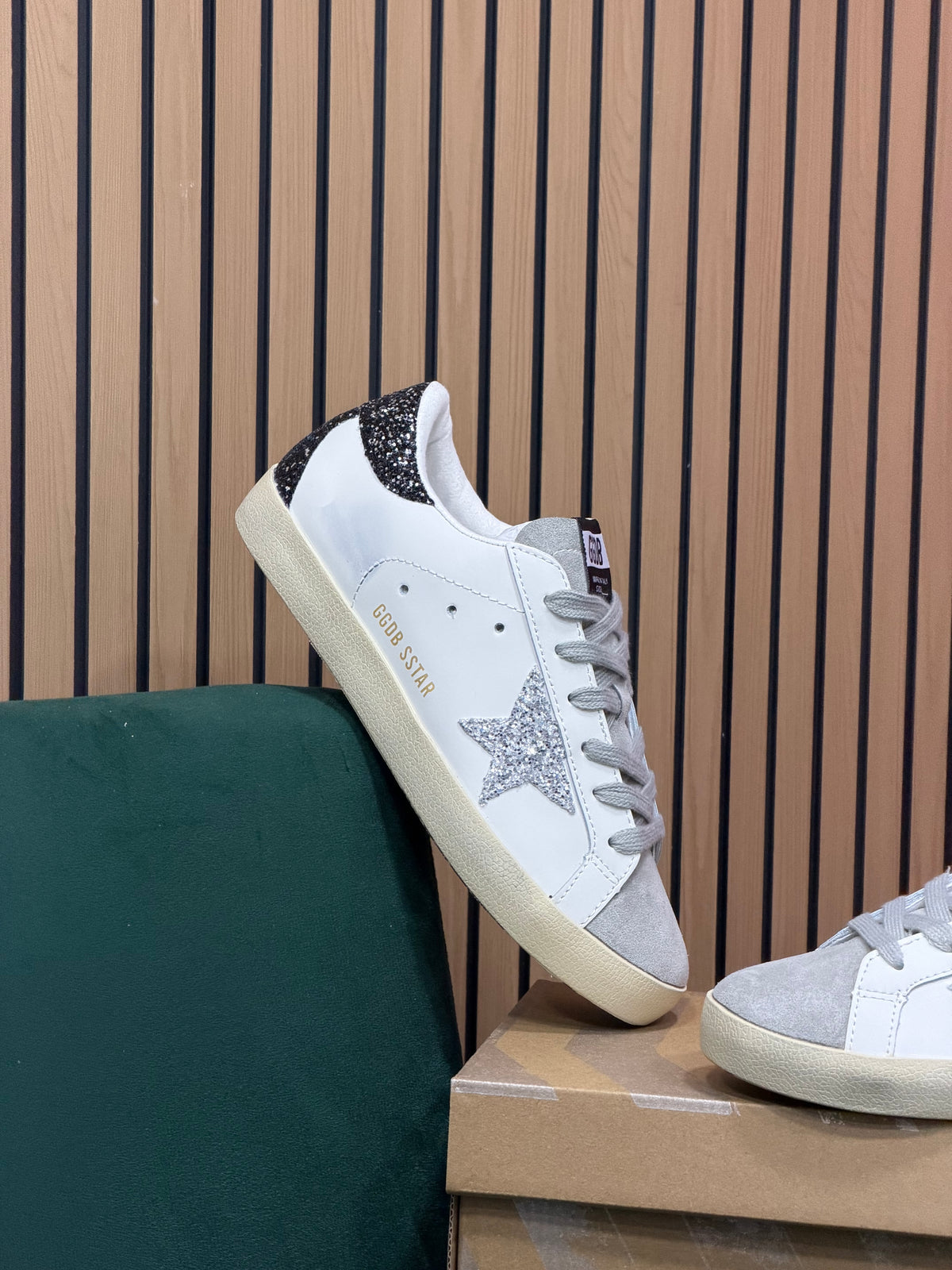 GOLDEN GOOSE