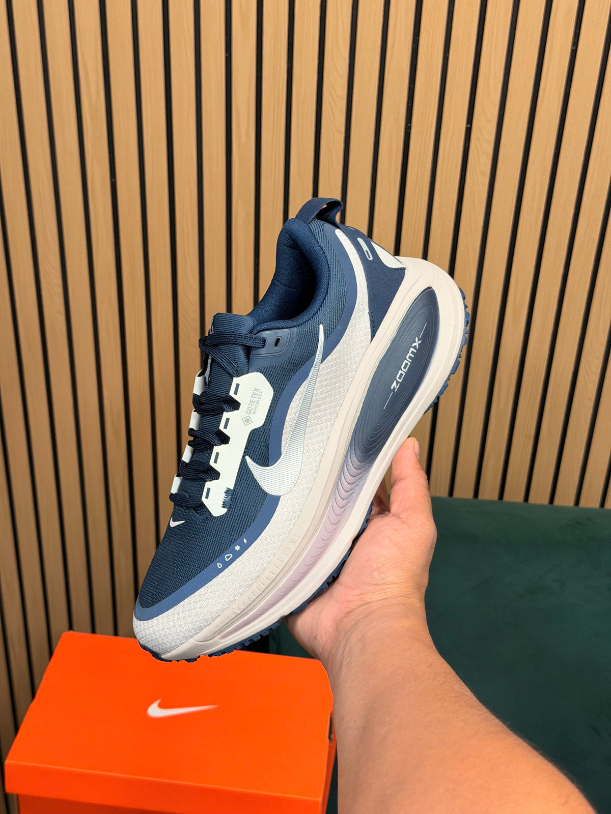 NIKE VOMERO 18 GORETEX