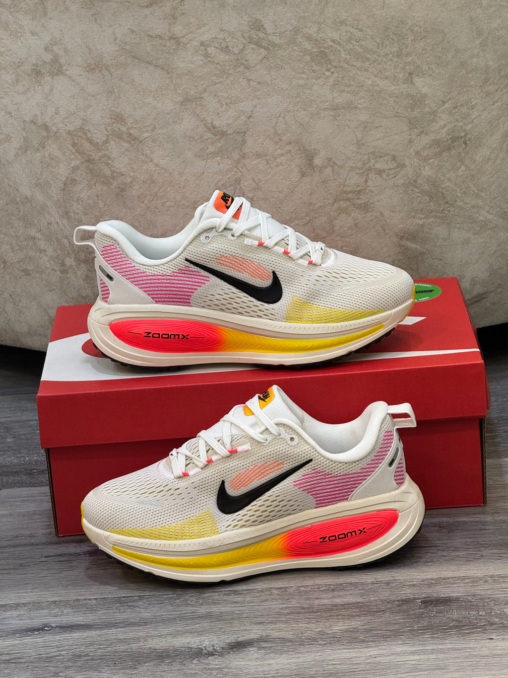 NIKE VOMERO 18