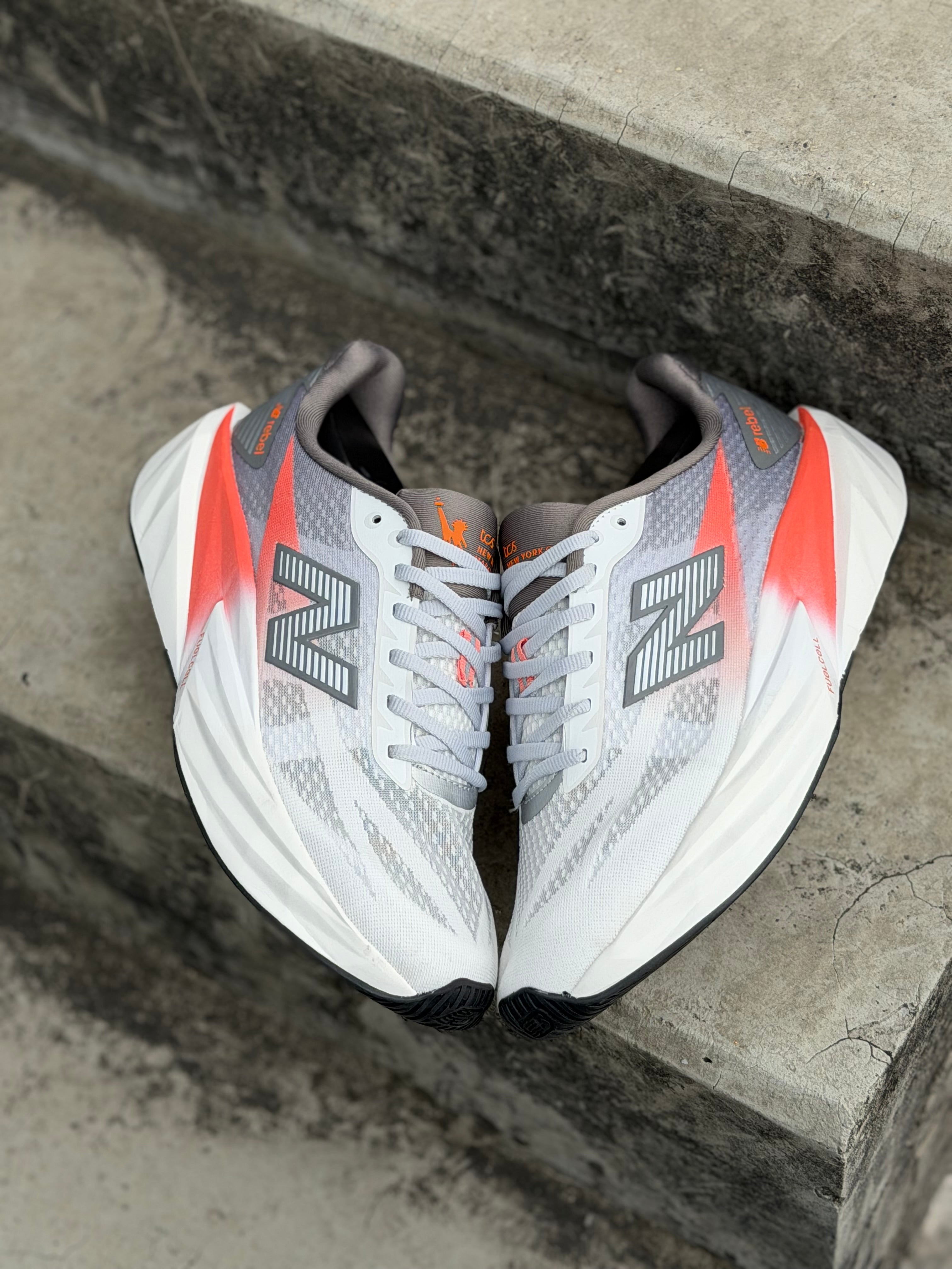 NEW BALANCE REBEL V5
