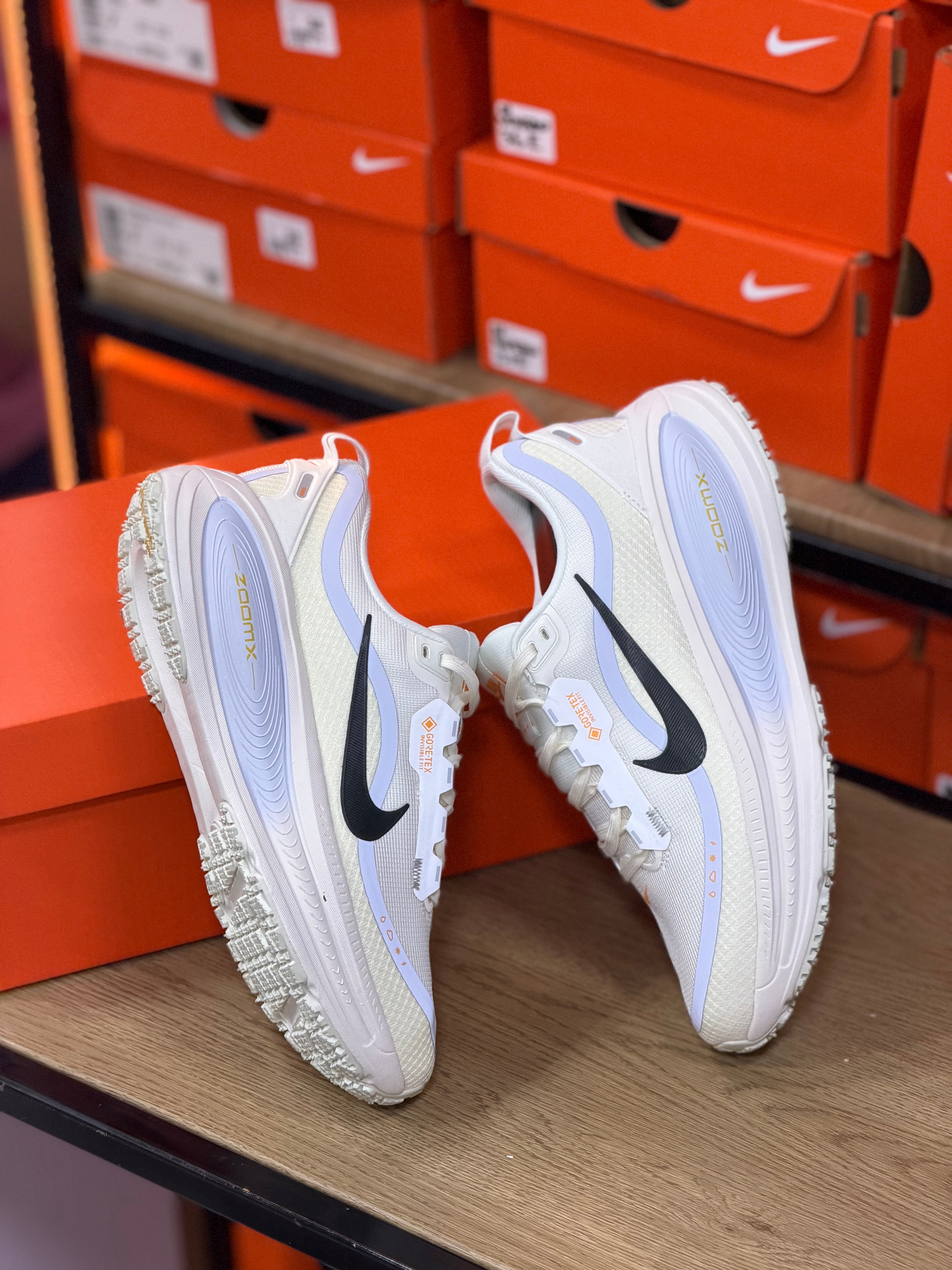 NIKE VOMERO GORETEX 18