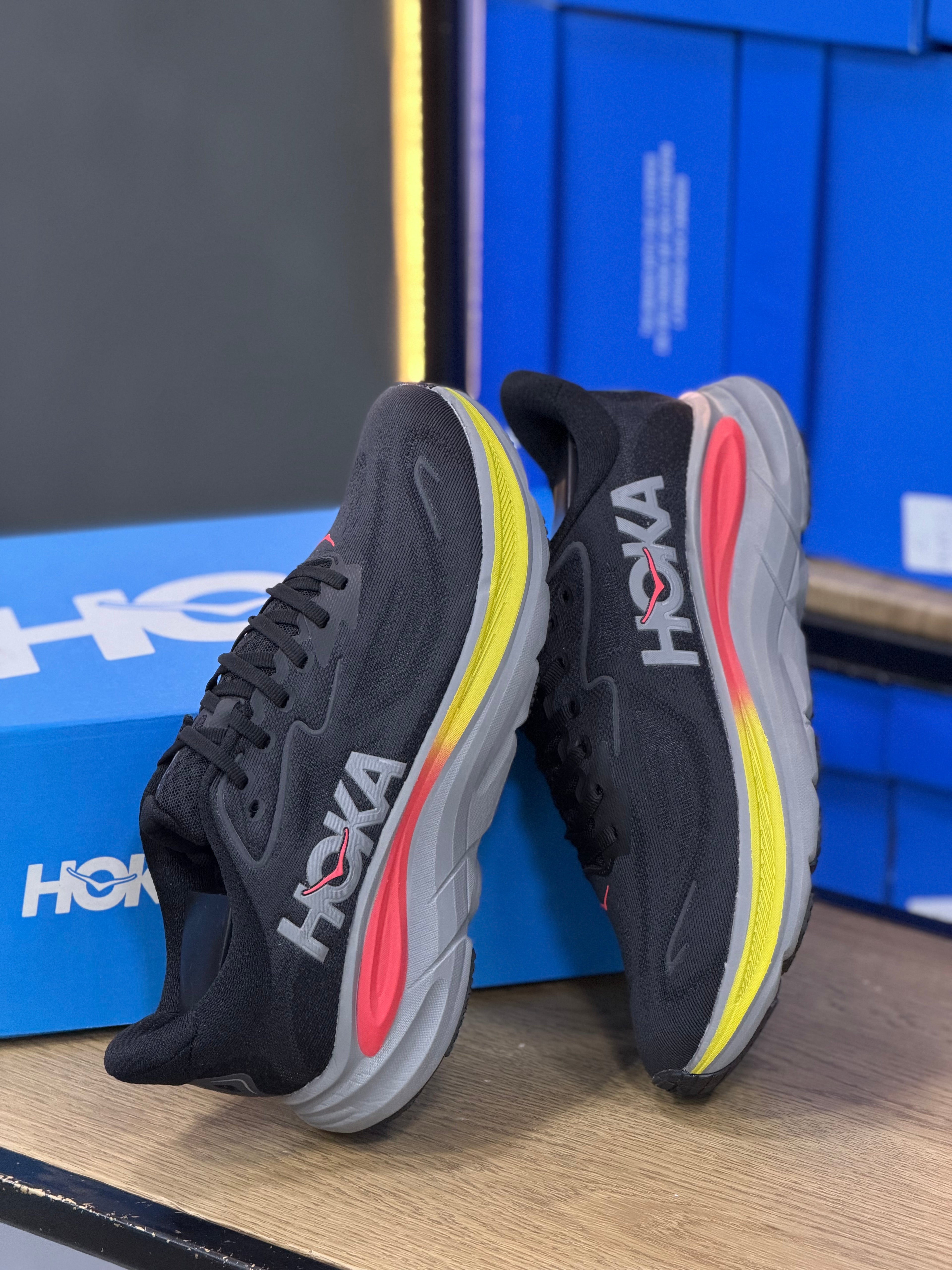 HOKA CLINFTON 10