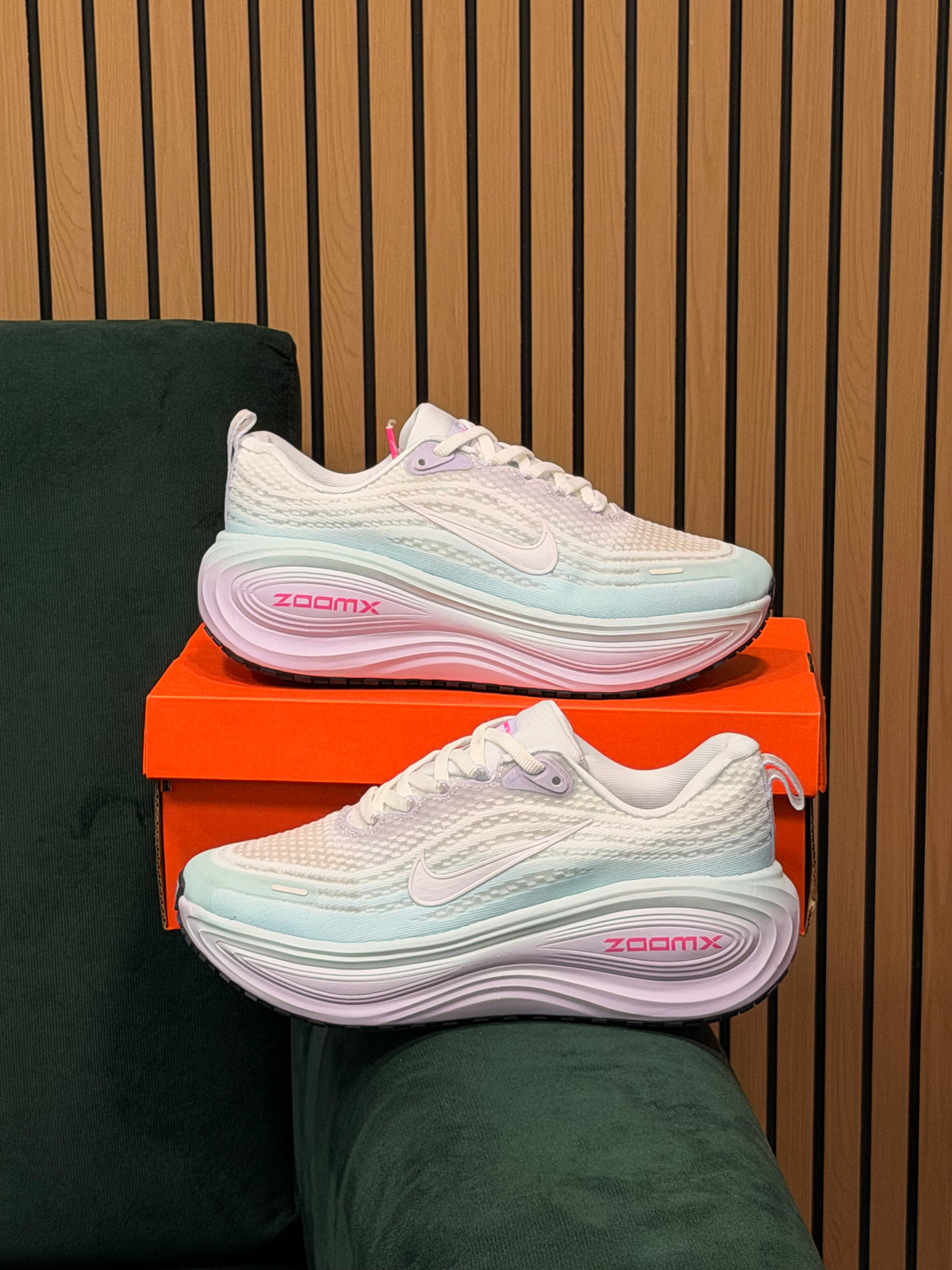 NIKE VOMERO PLUS