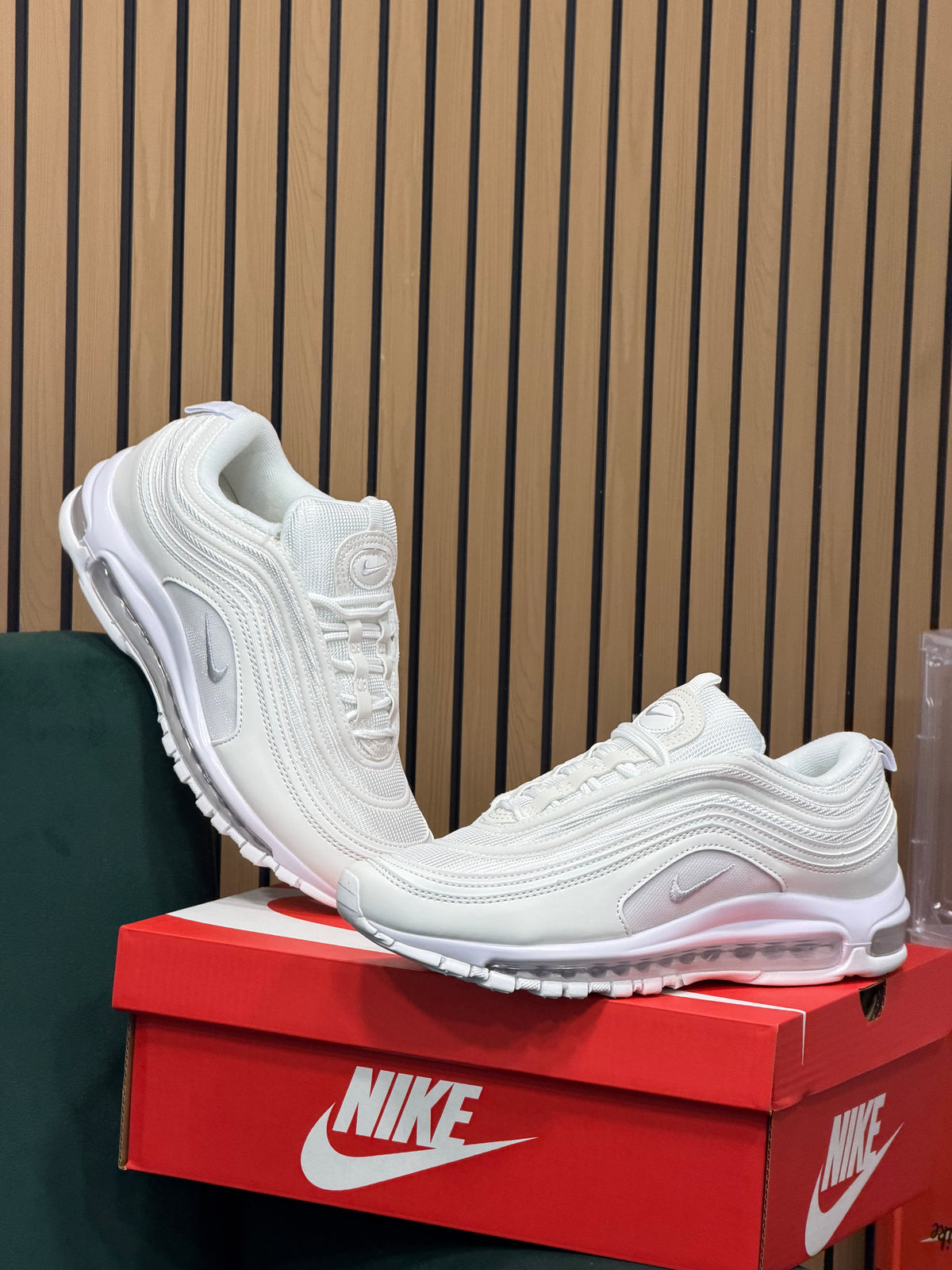 NIKE AIR MAX