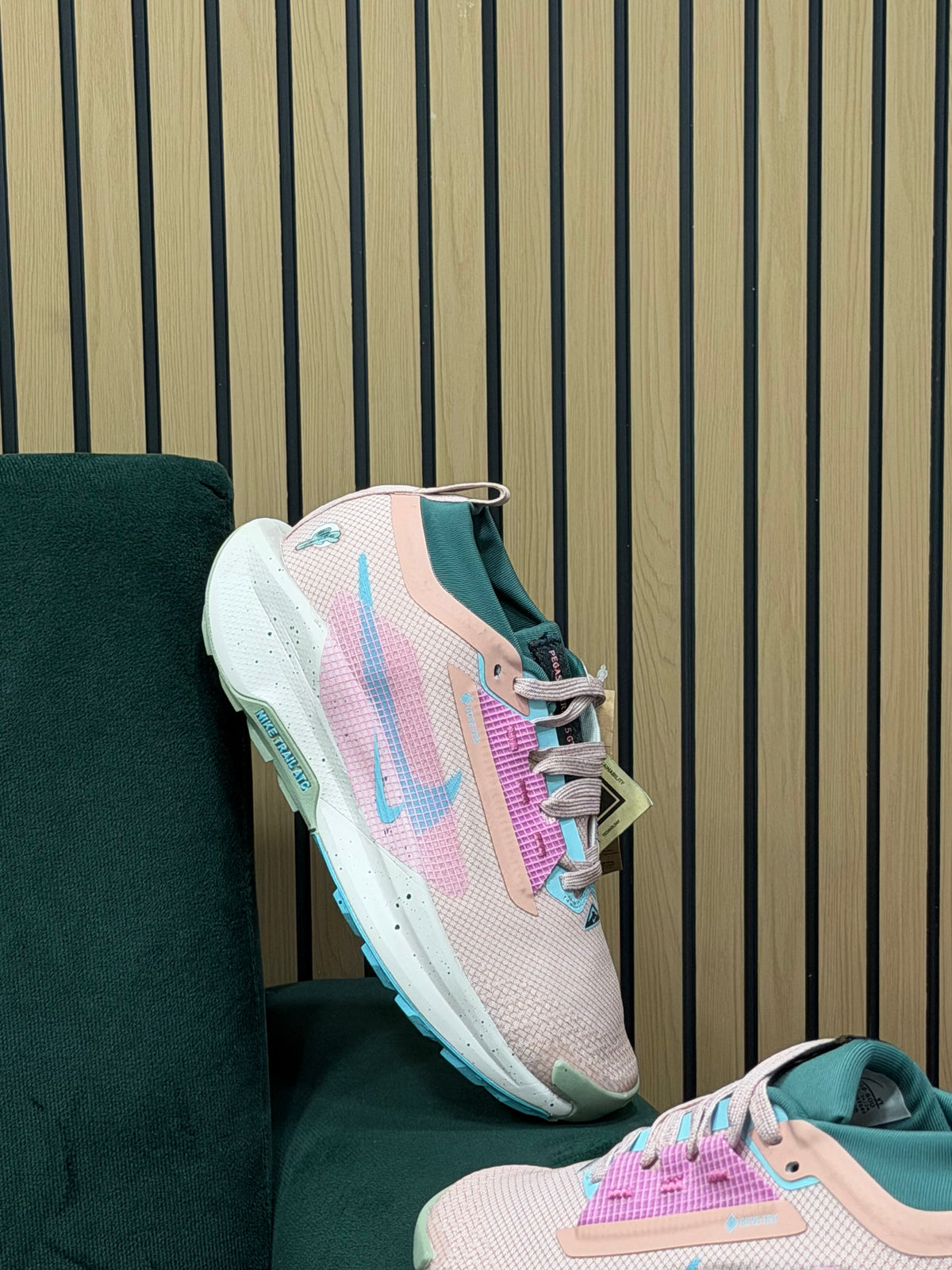 NIKE PEGASUS