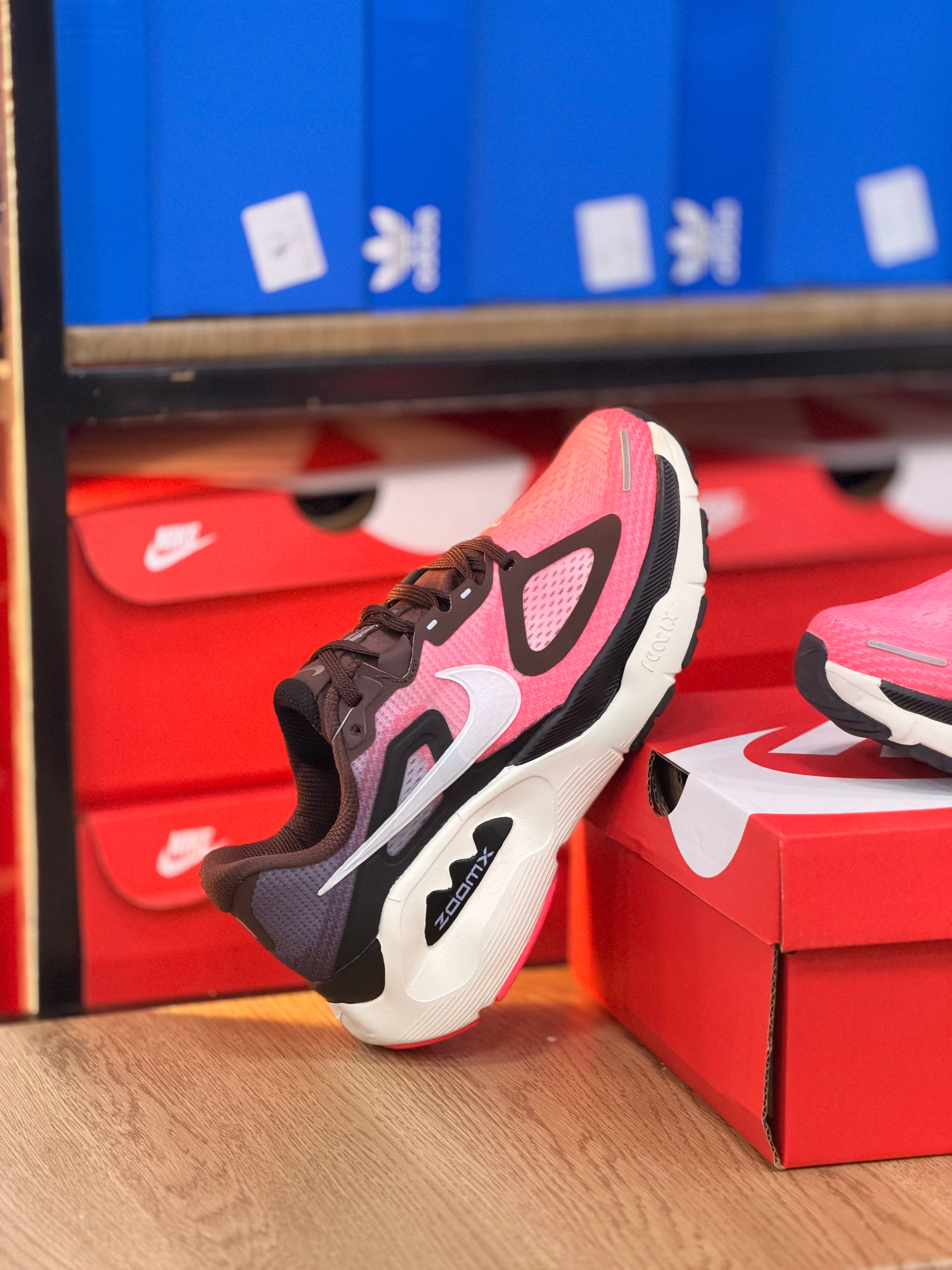 NIKE STRUCTURE PLUS