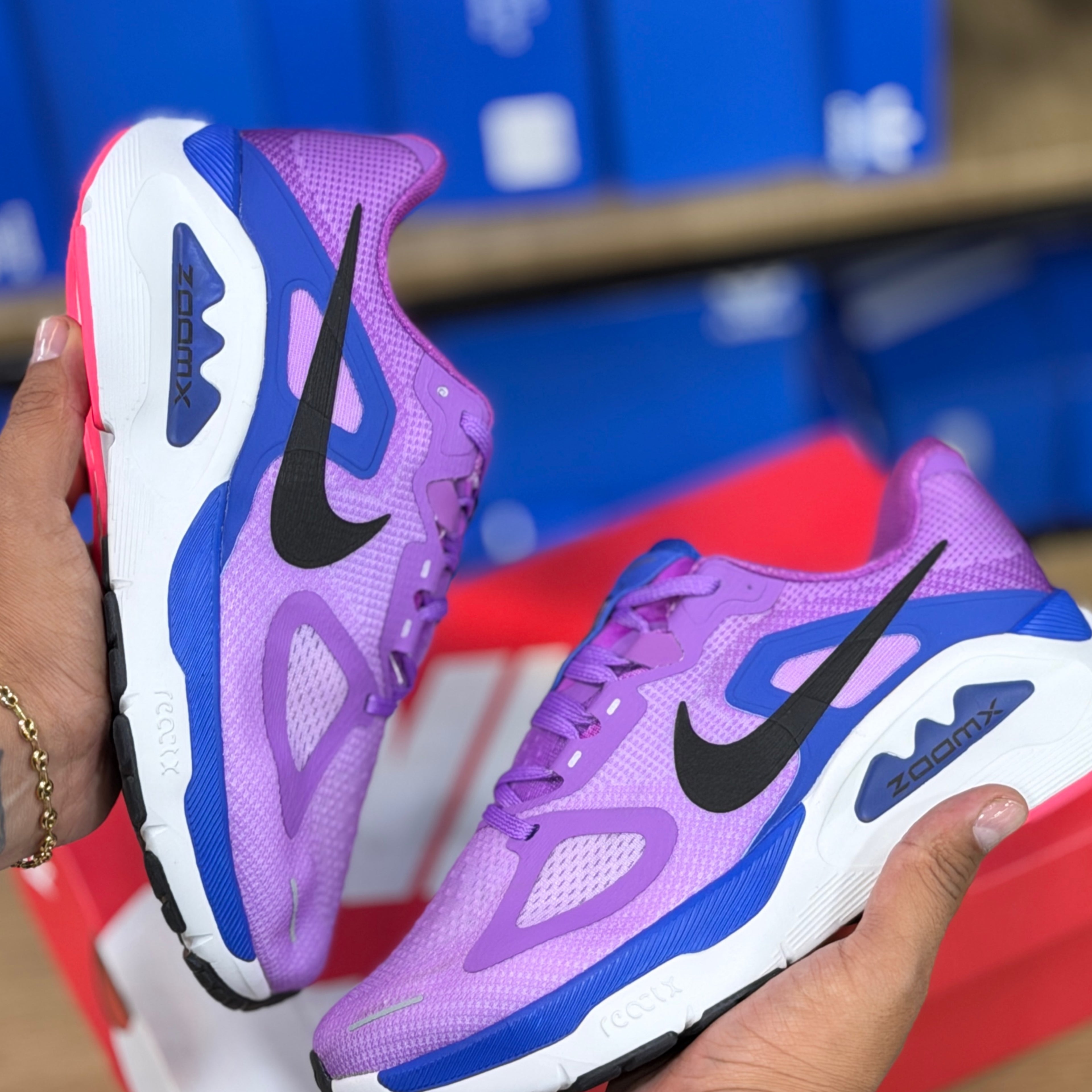 NIKE STRUCTURE PLUS