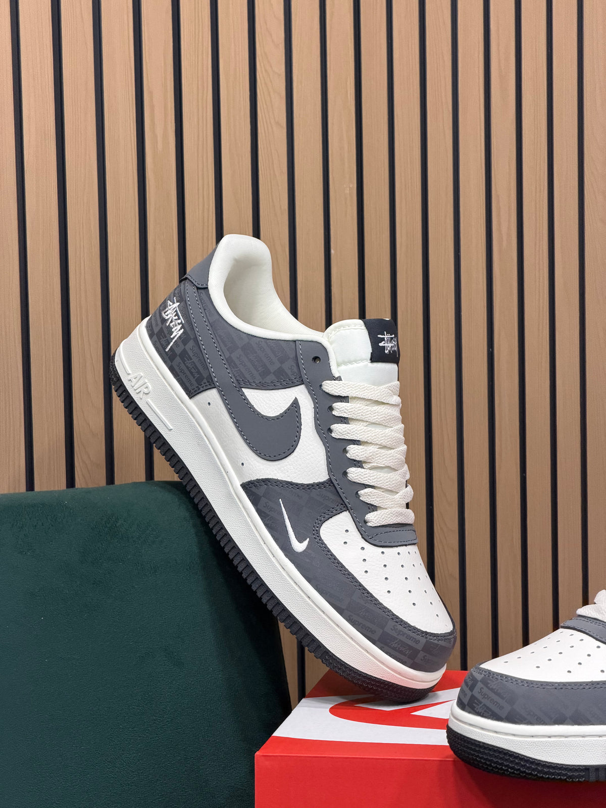 NIKE AIR FORCE ONE