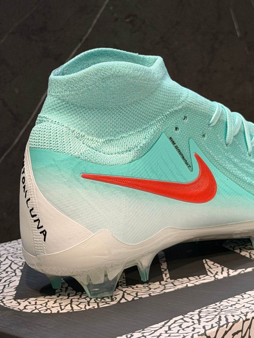 NIKE GUAYO GAMA MEDIA