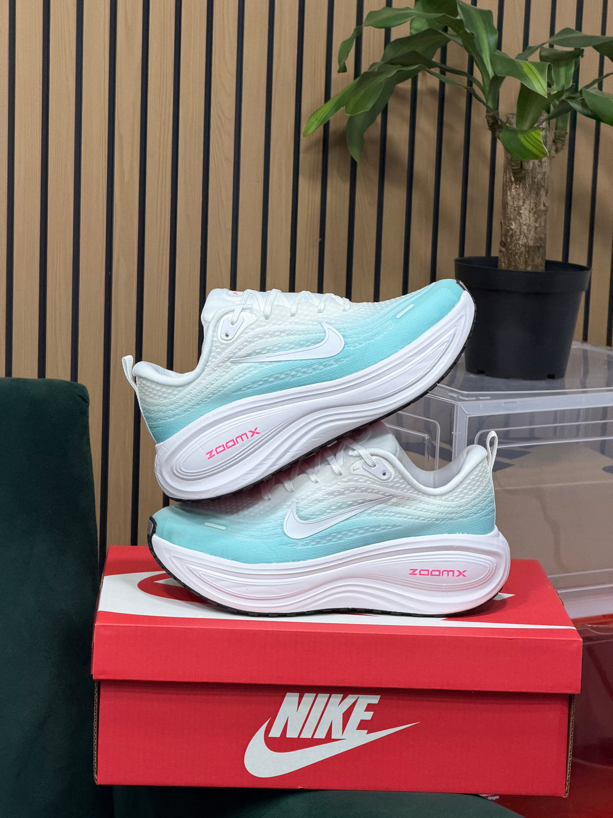NIKE VOMERO PLUS