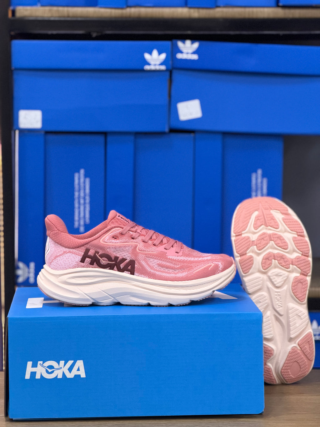 HOKA CLIFTON 10