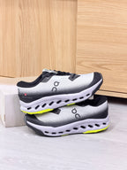 On Cloudsurfer Trail2