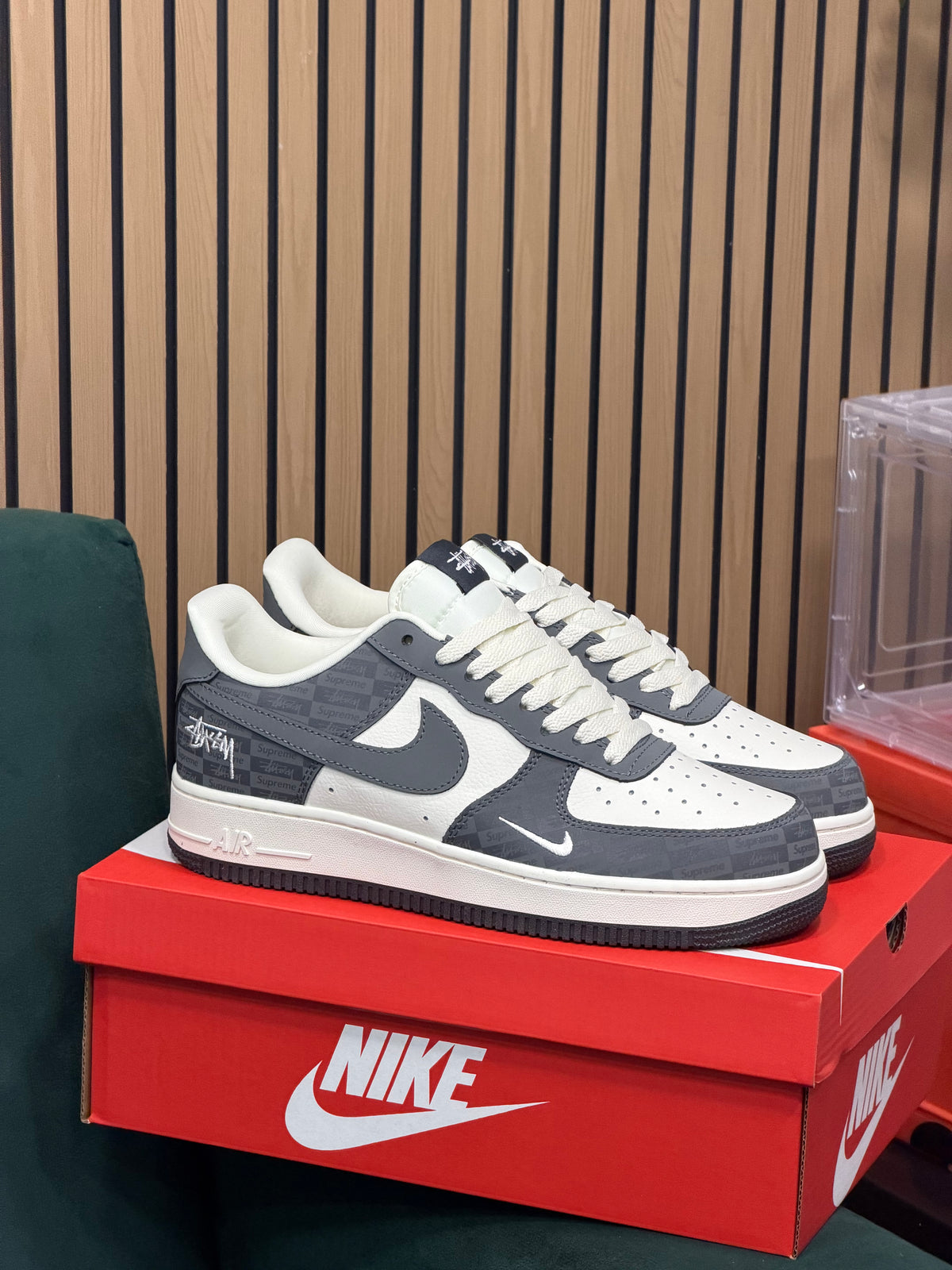 NIKE AIR FORCE ONE