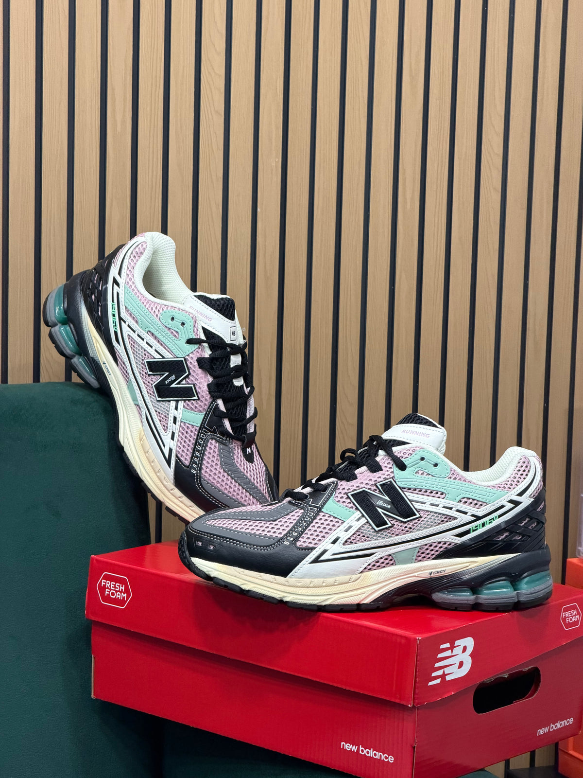 NEW BALANCE