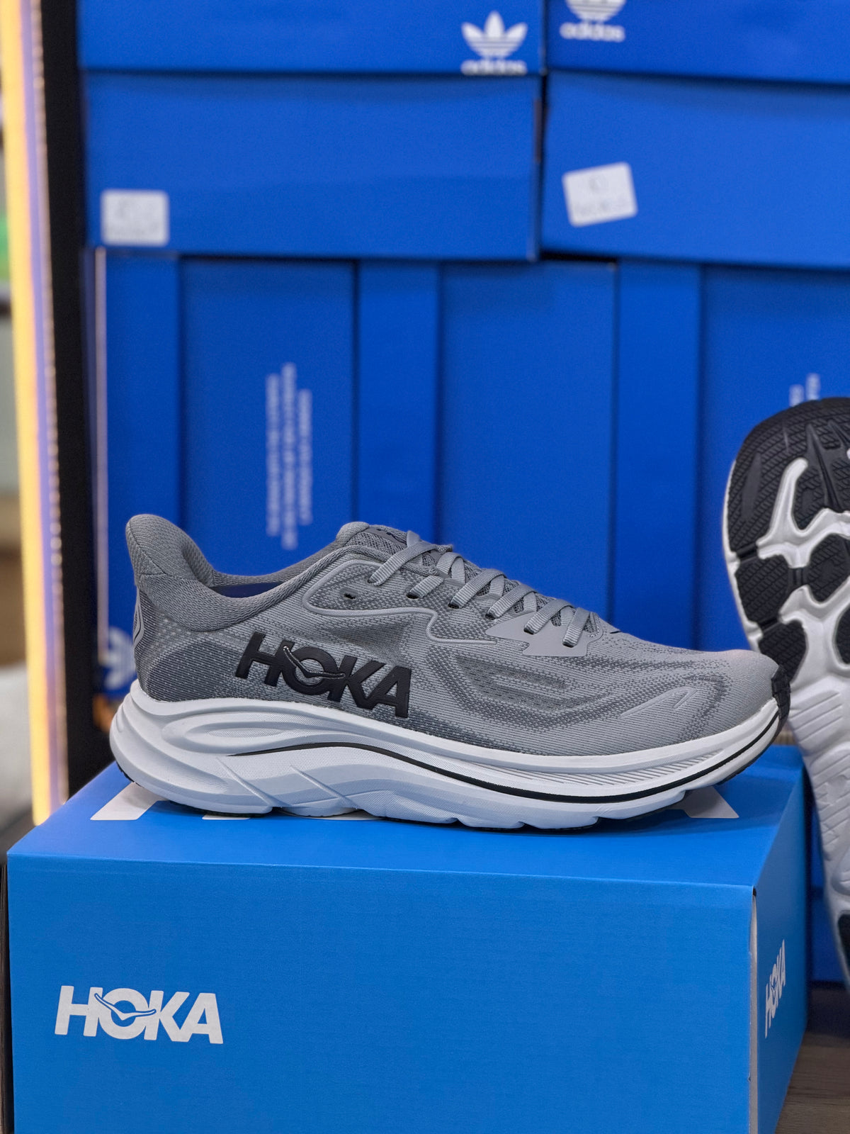 HOKA CLIFTON 10