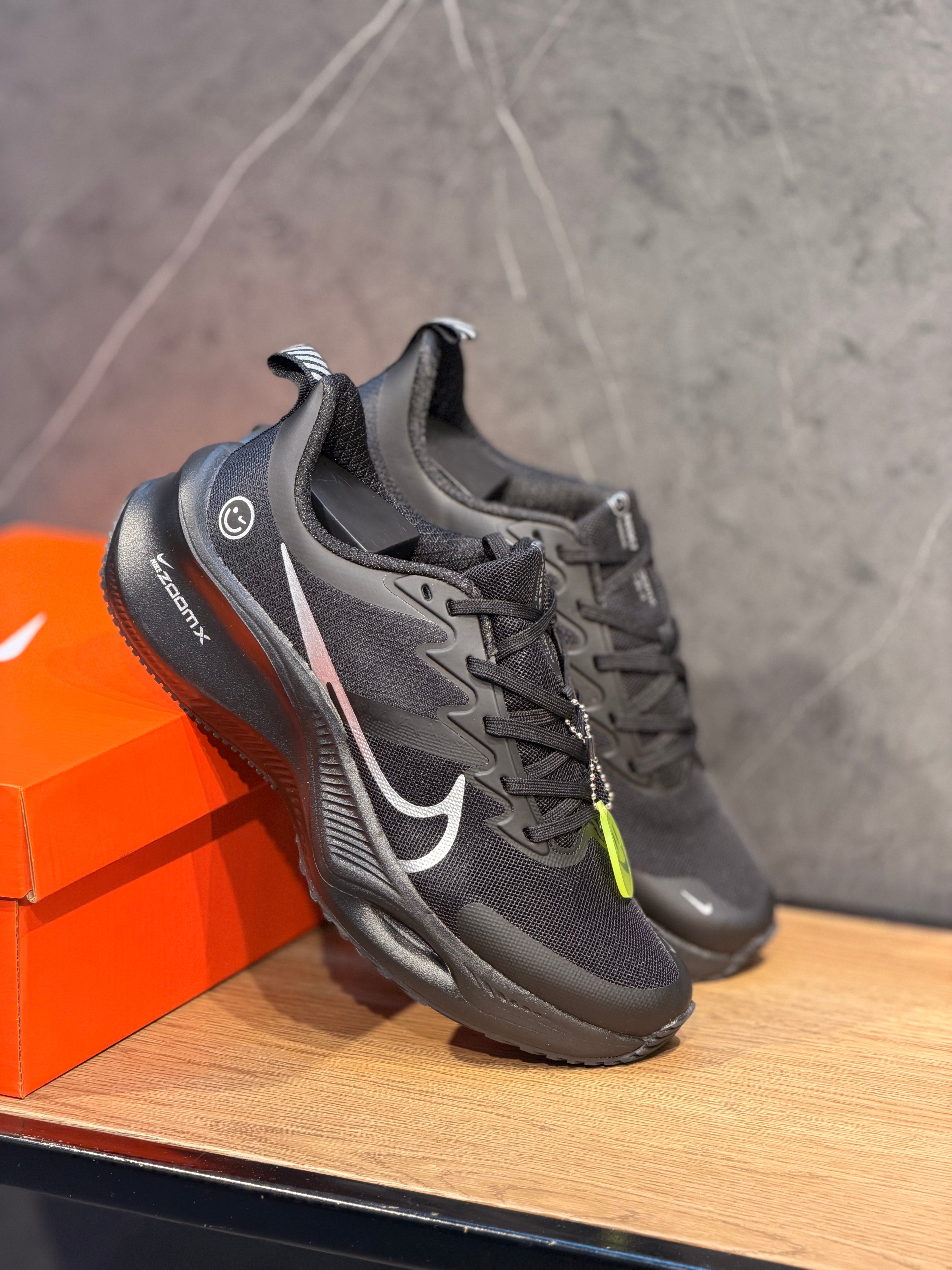 NIKE ZOOM X