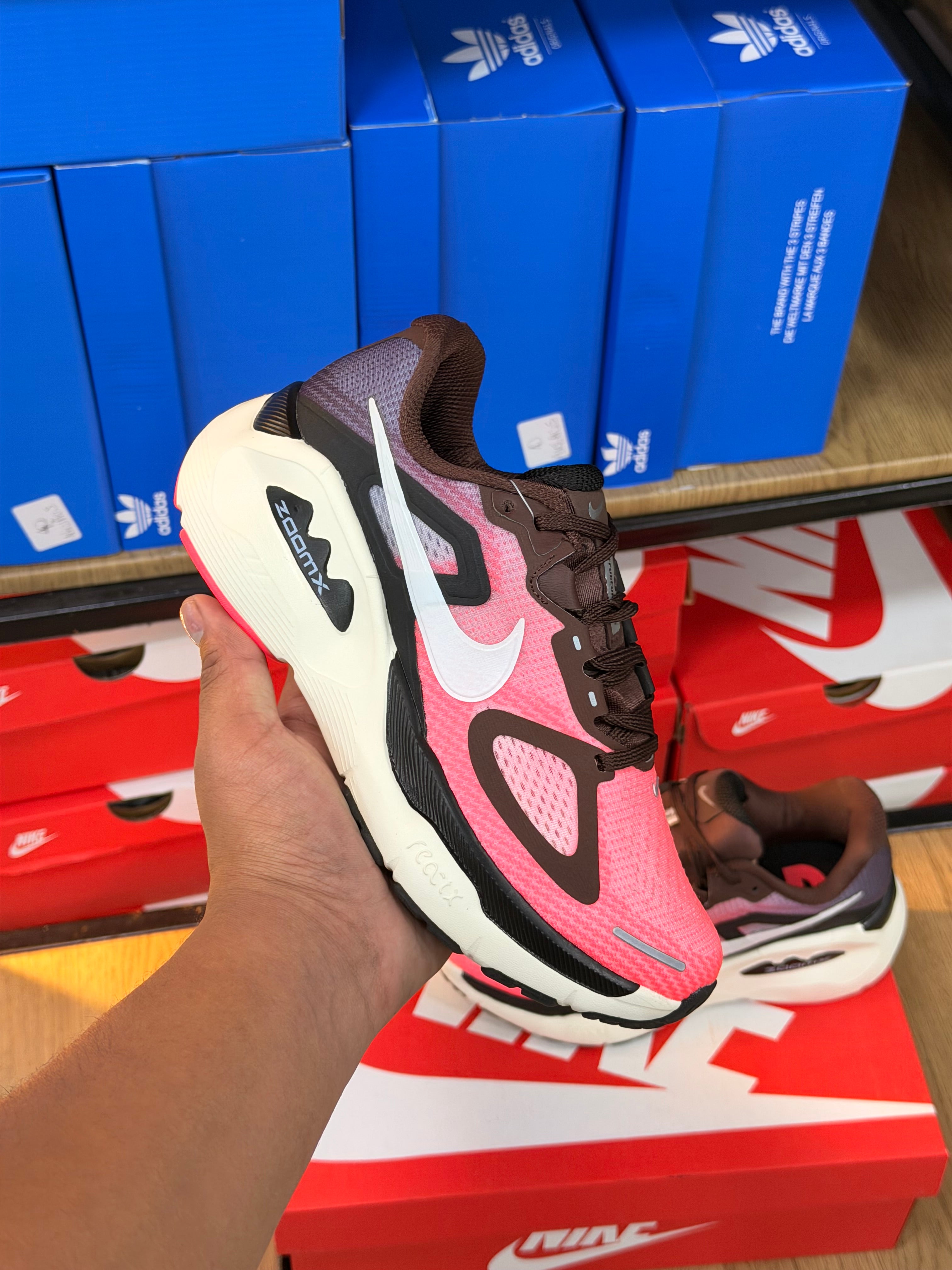 NIKE STRUCTURE PLUS