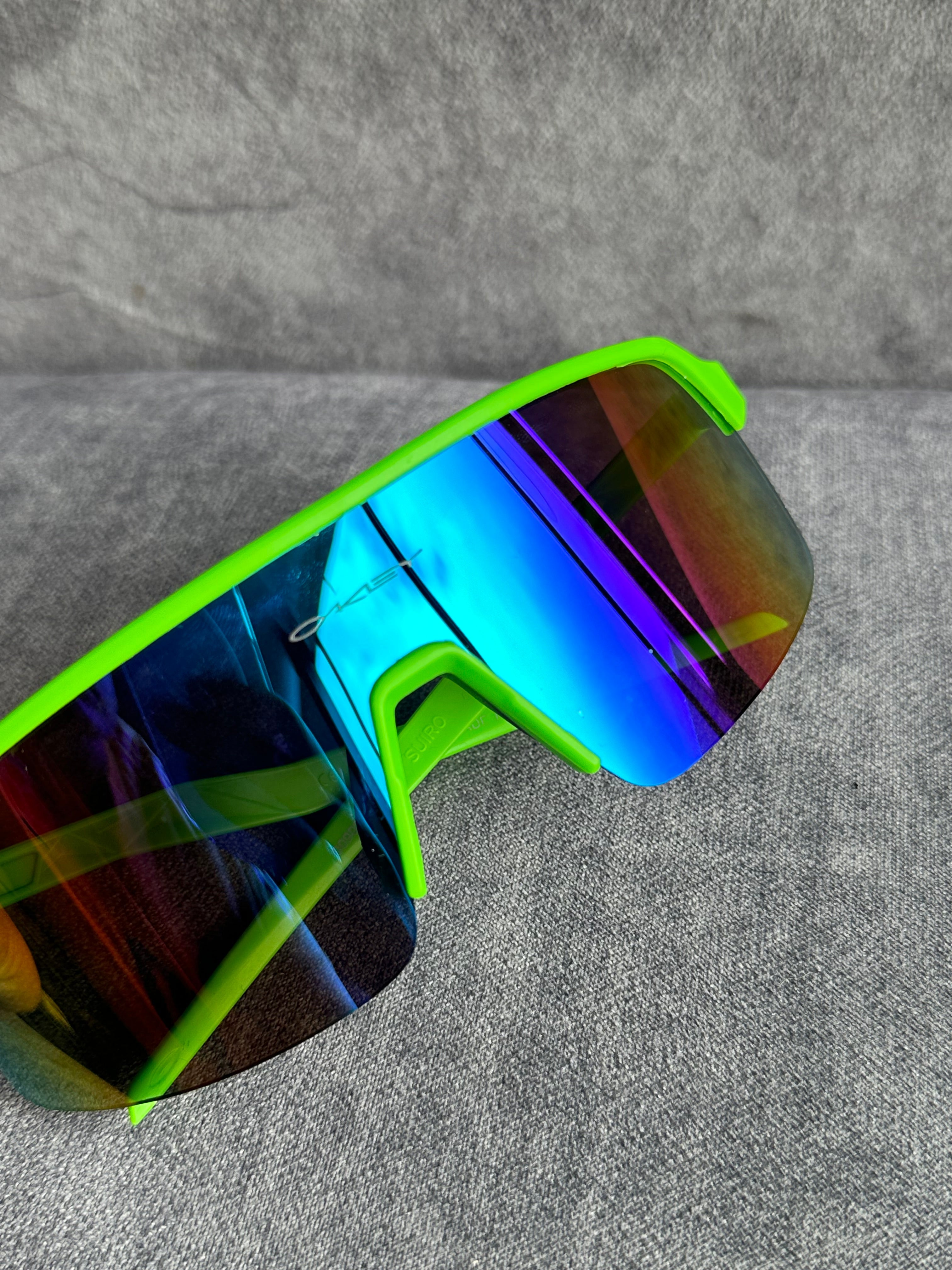 OAKLEY